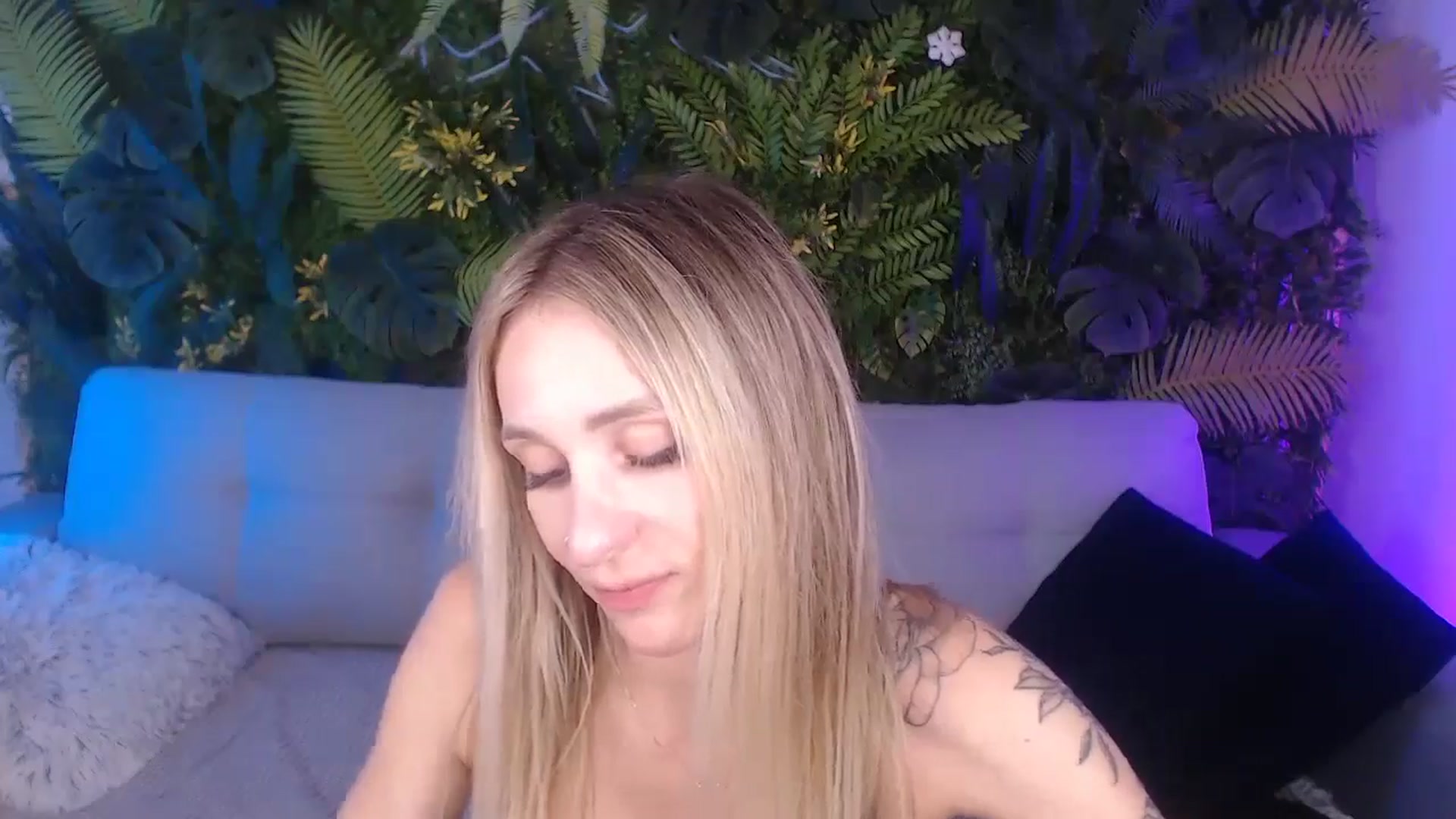 Gallery image thumbnail from Horny_Blond's myfreecams stream on, 09/14/2024, 12:07 image 12 of 20