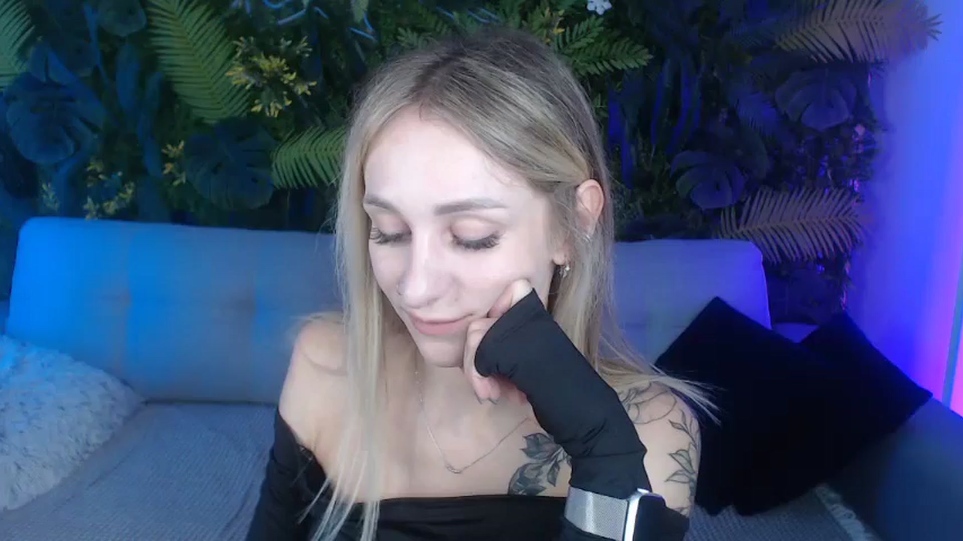 Gallery image thumbnail from Horny_Blond's myfreecams stream on, 09/15/2024, 08:37 image 6 of 20