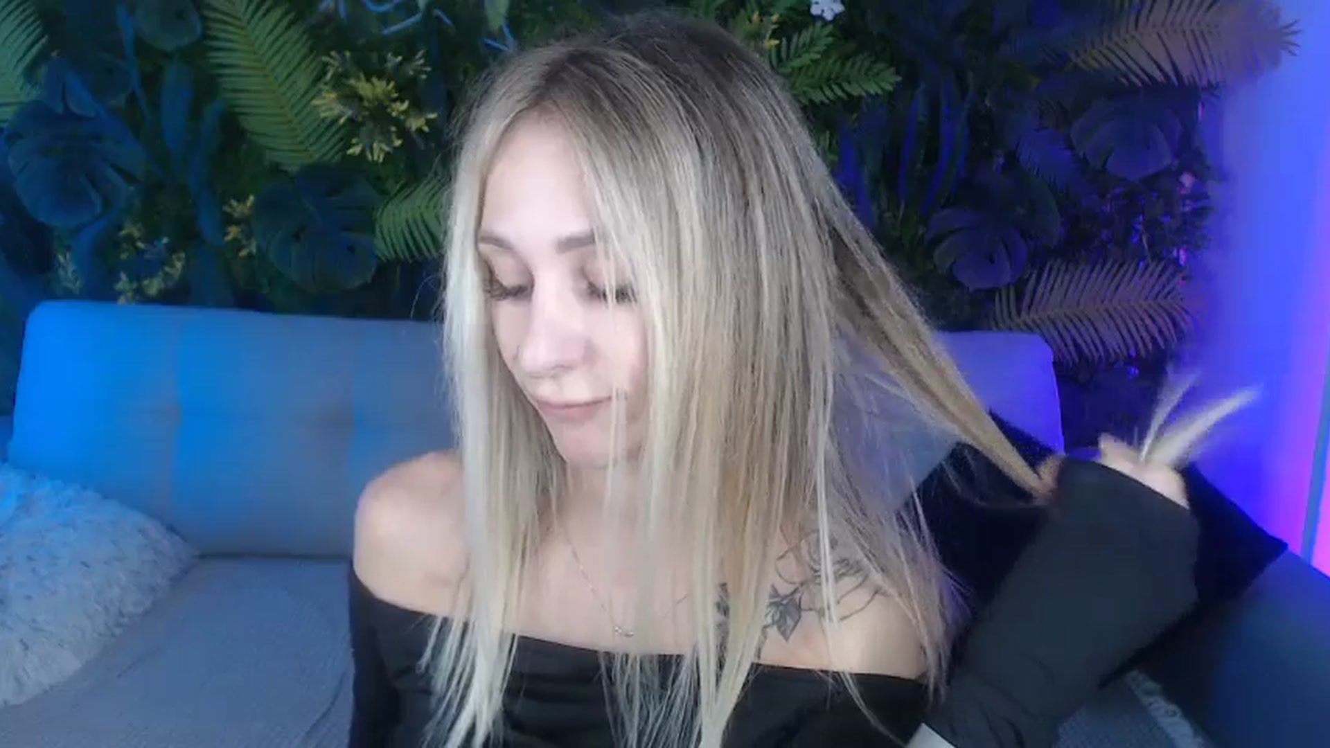 Gallery image thumbnail from Horny_Blond's myfreecams stream on, 09/15/2024, 08:37 image 12 of 20