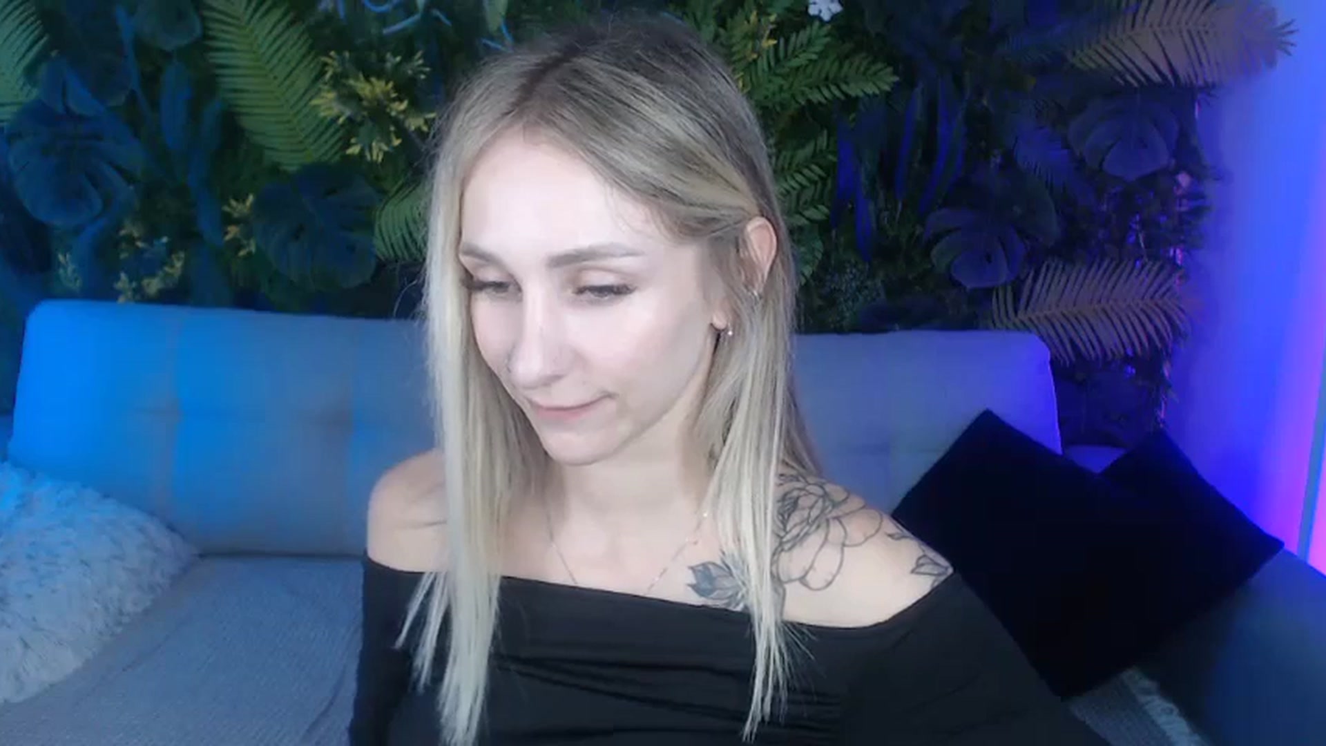 Gallery image thumbnail from Horny_Blond's myfreecams stream on, 09/15/2024, 08:37 image 9 of 20