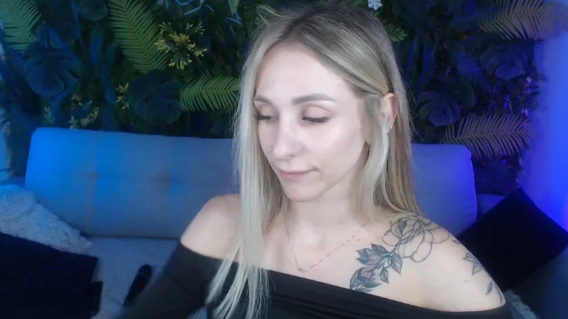 Gallery image thumbnail from Horny_Blond's myfreecams stream on, 09/15/2024, 10:10 image 3 of 20