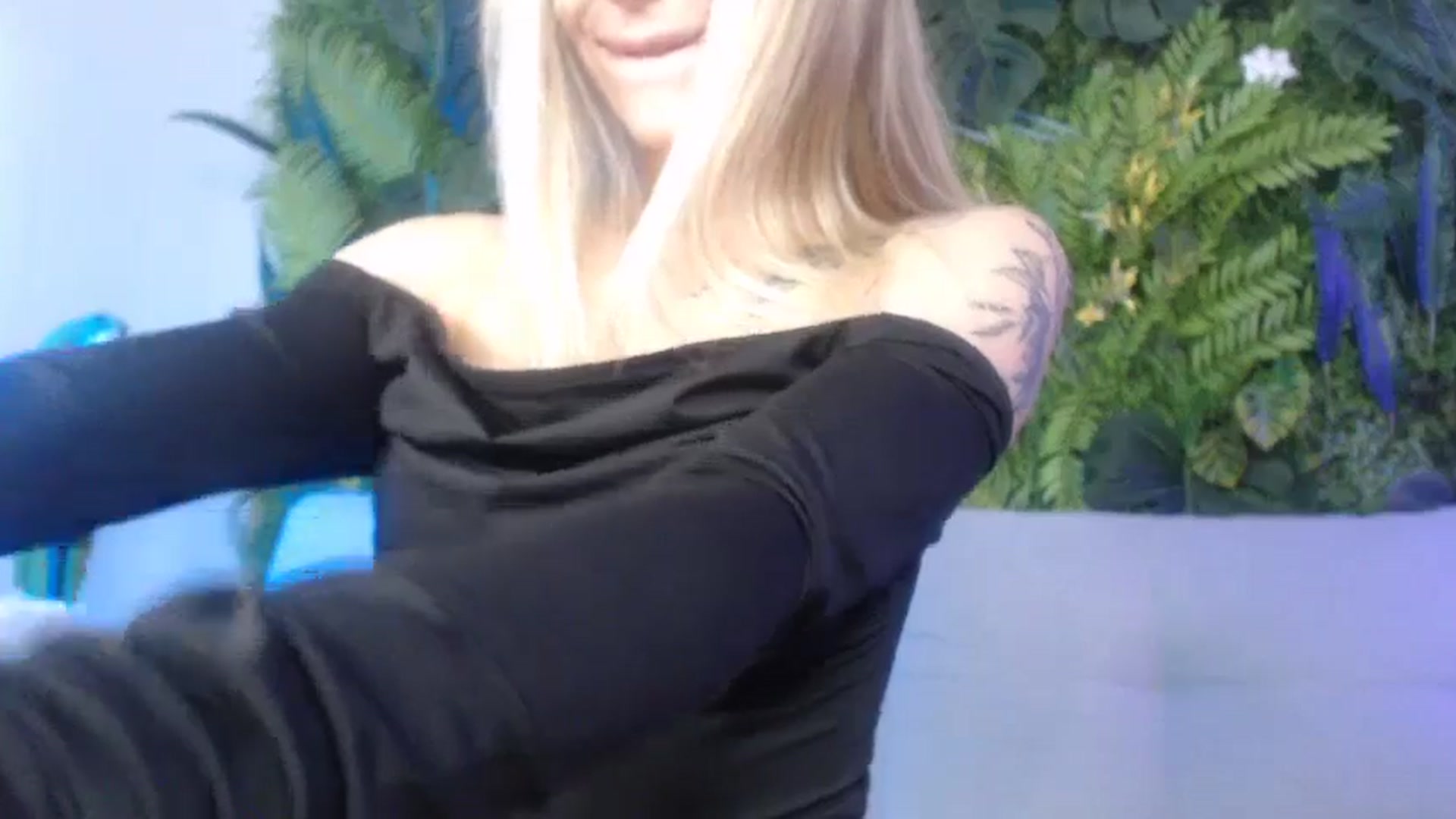 Gallery image thumbnail from Horny_Blond's myfreecams stream on, 09/15/2024, 10:10 image 9 of 20