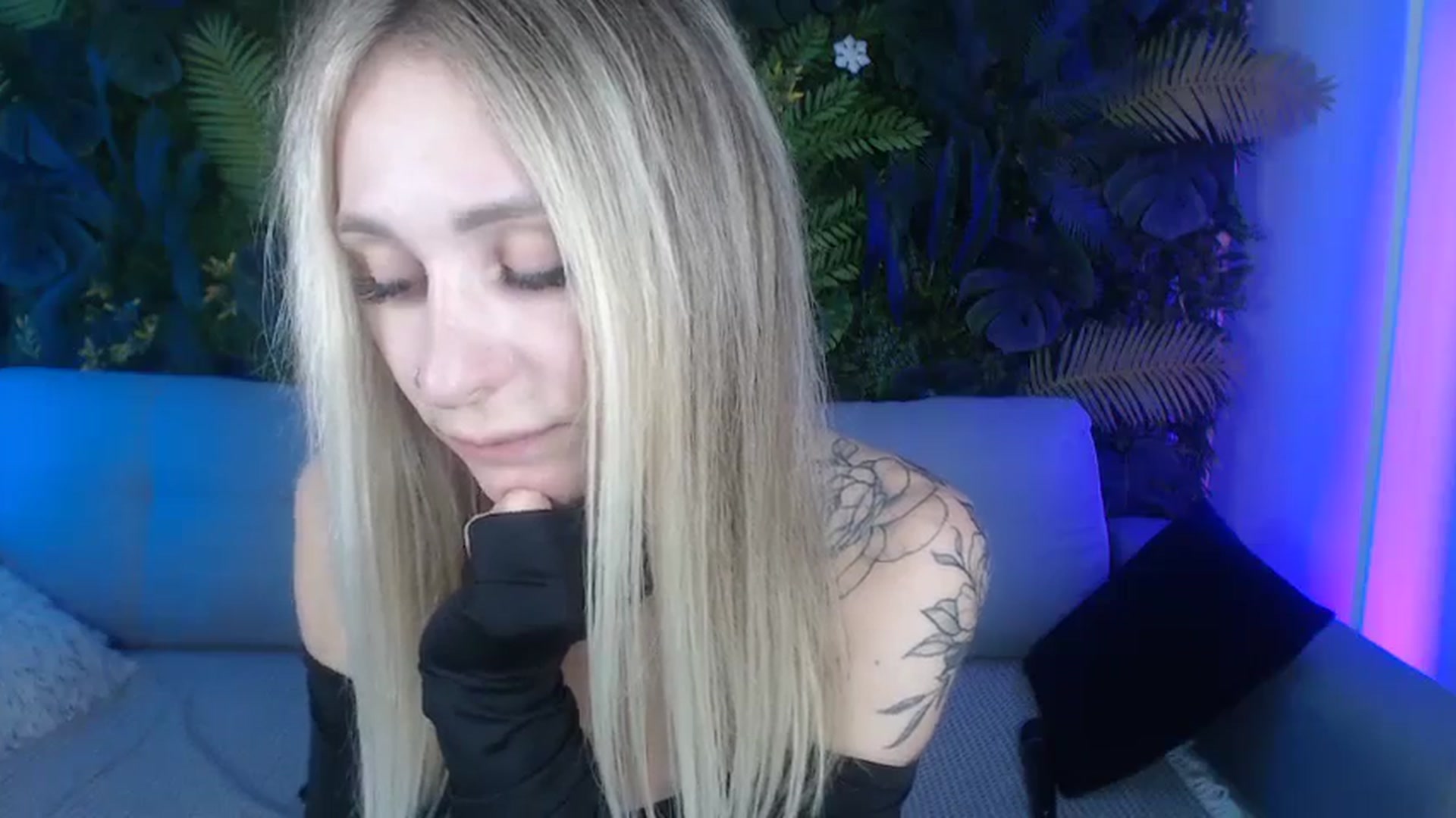 Gallery image thumbnail from Horny_Blond's myfreecams stream on, 09/15/2024, 11:10 image 6 of 20