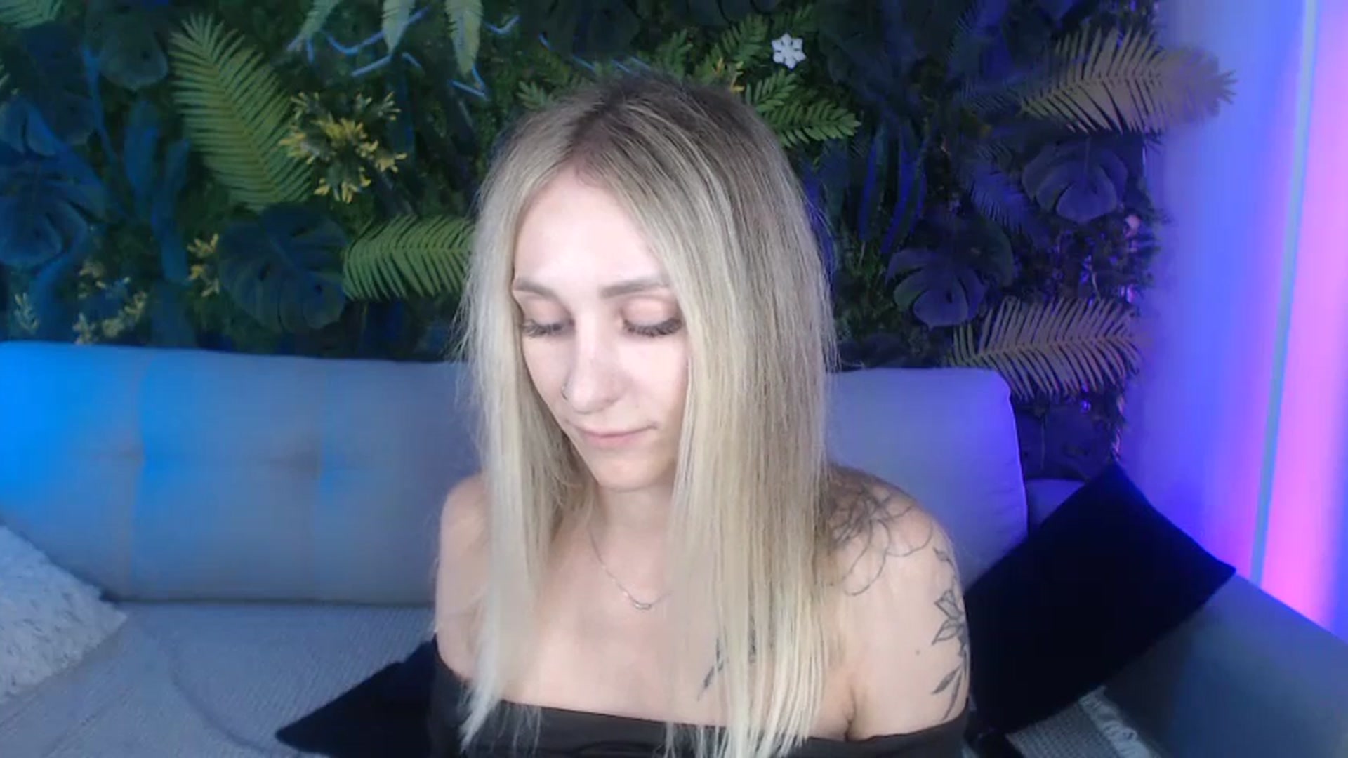 Gallery image thumbnail from Horny_Blond's myfreecams stream on, 09/15/2024, 11:10 image 2 of 20