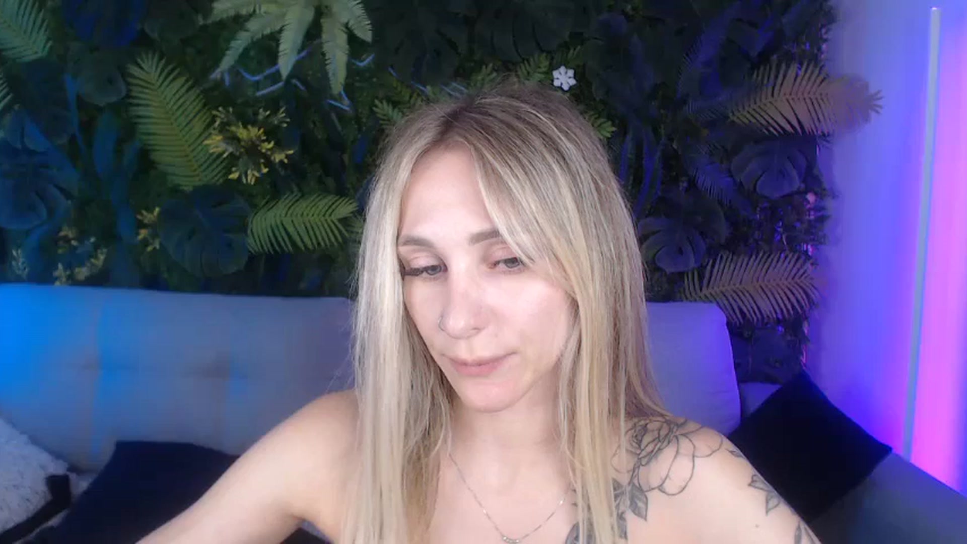 Gallery image thumbnail from Horny_Blond's myfreecams stream on, 09/15/2024, 11:58 image 3 of 20
