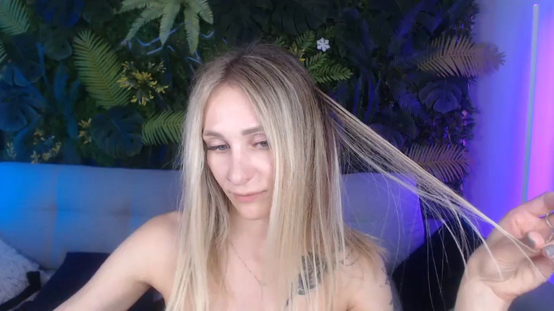 Gallery image thumbnail from Horny_Blond's myfreecams stream on, 09/15/2024, 11:58 image 7 of 20