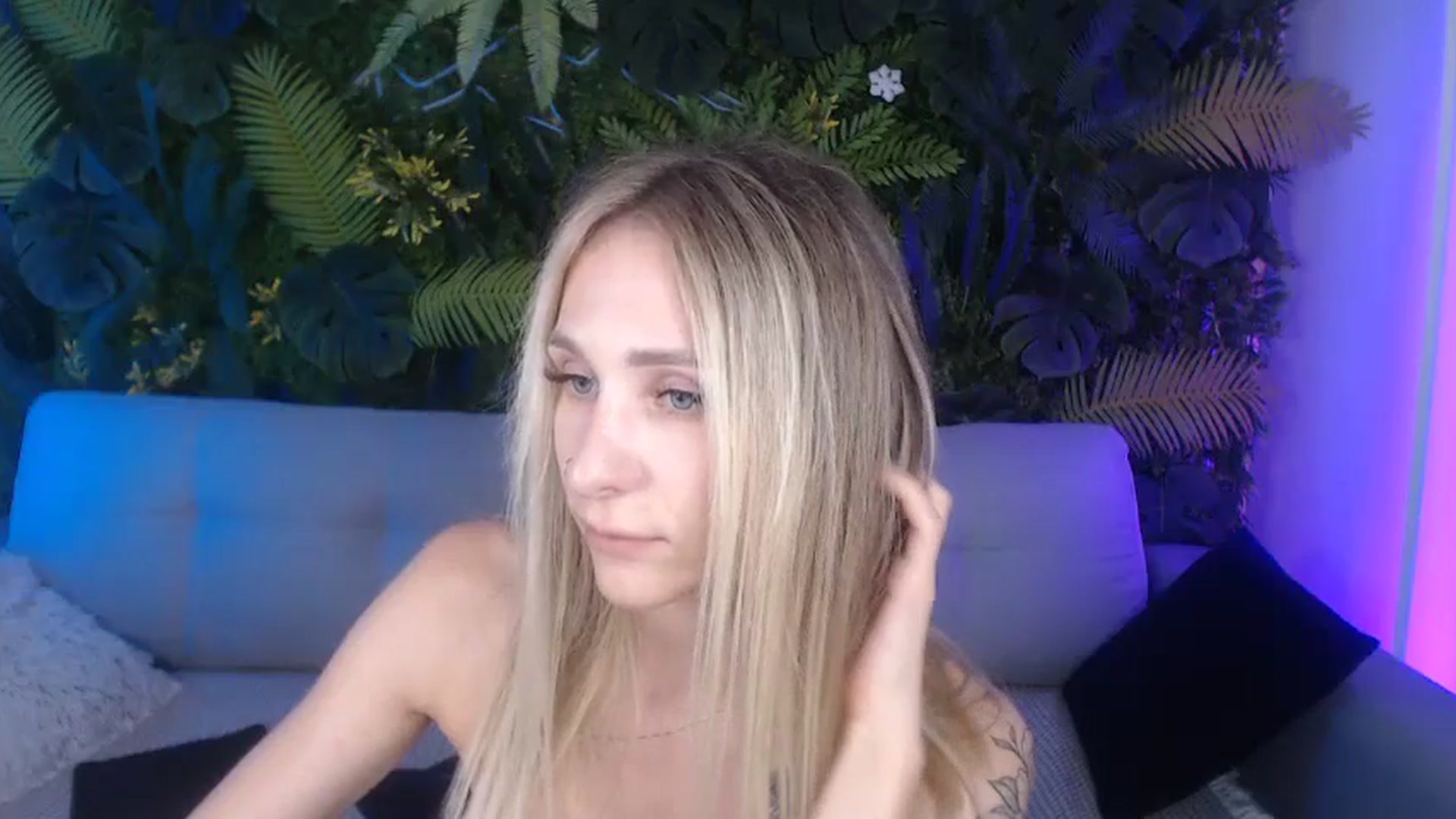 Gallery image thumbnail from Horny_Blond's myfreecams stream on, 09/15/2024, 12:18 image 14 of 20
