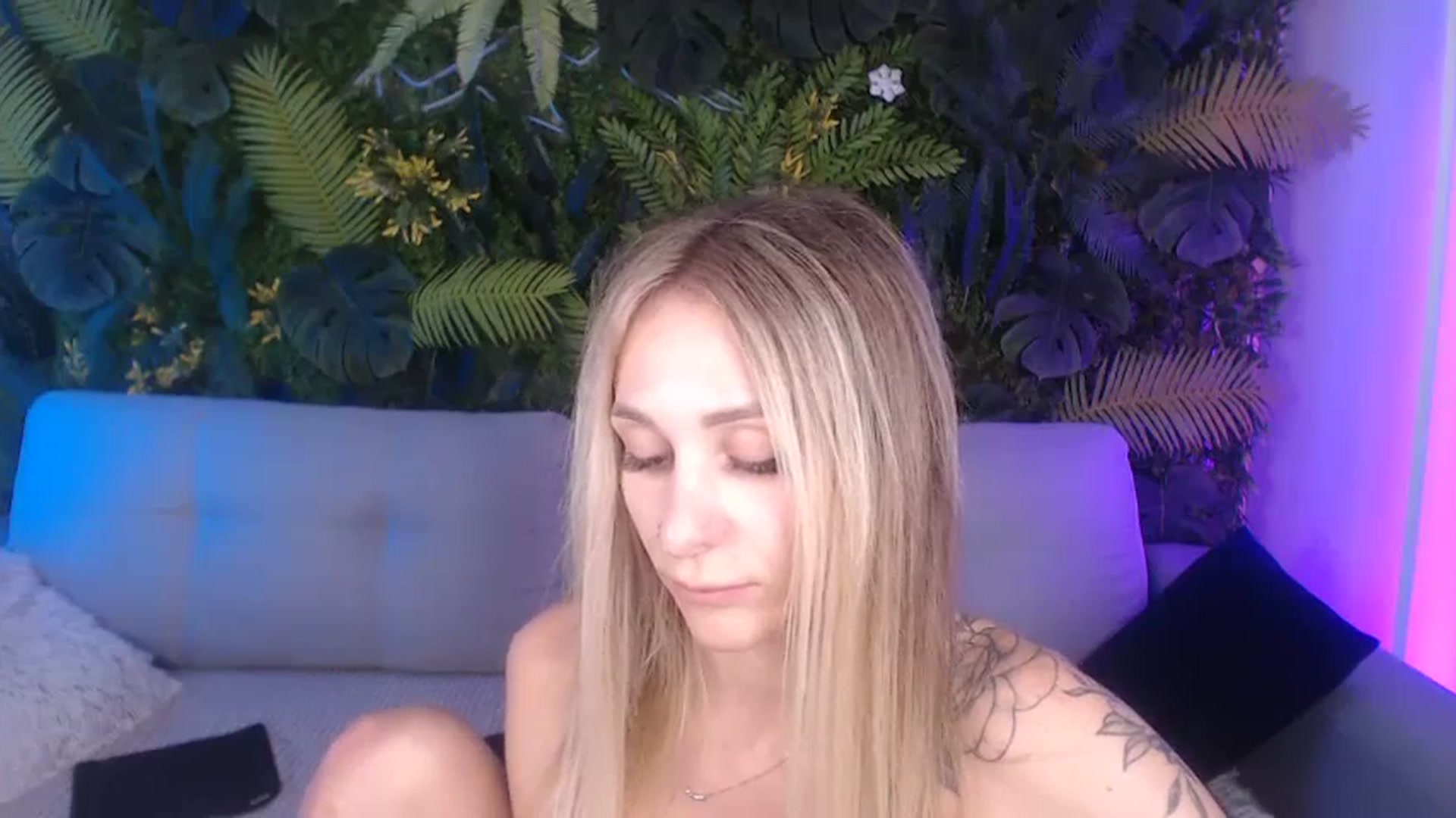 Gallery image thumbnail from Horny_Blond's myfreecams stream on, 09/15/2024, 12:18 image 16 of 20