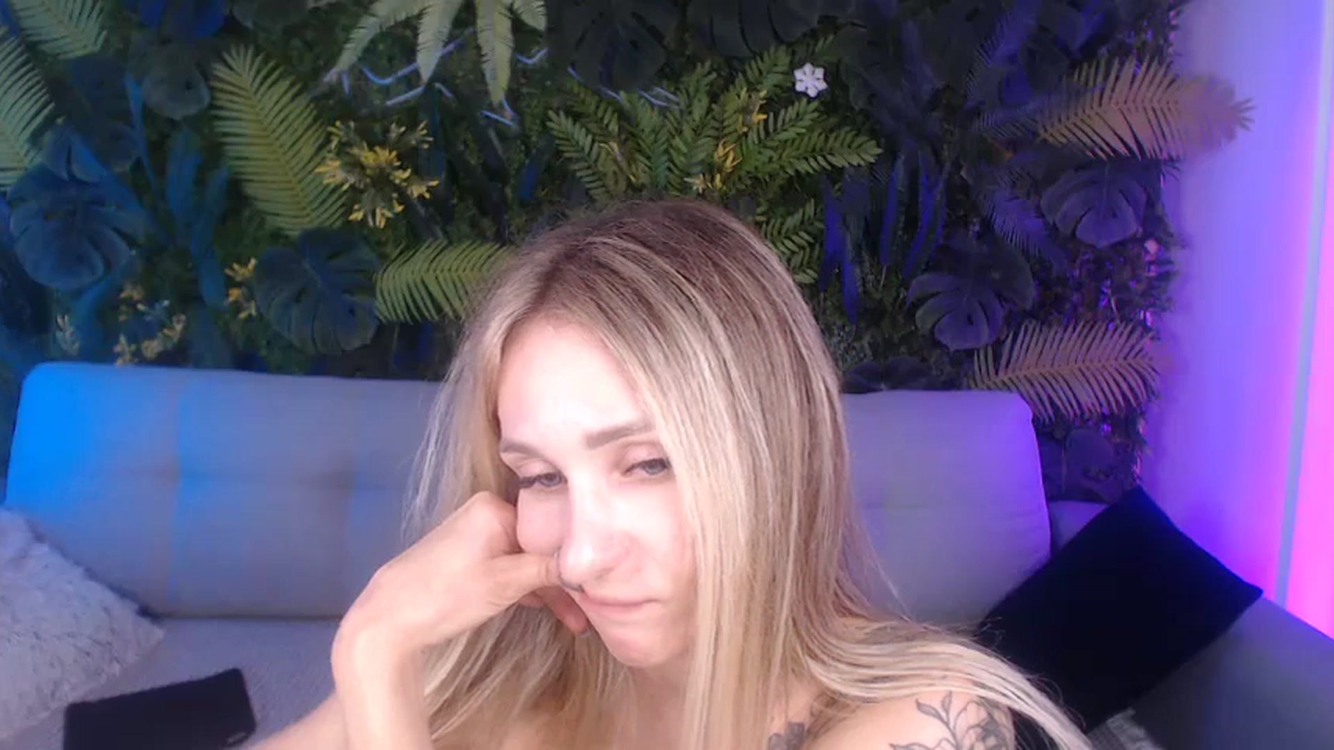 Gallery image thumbnail from Horny_Blond's myfreecams stream on, 09/15/2024, 12:30 image 7 of 20