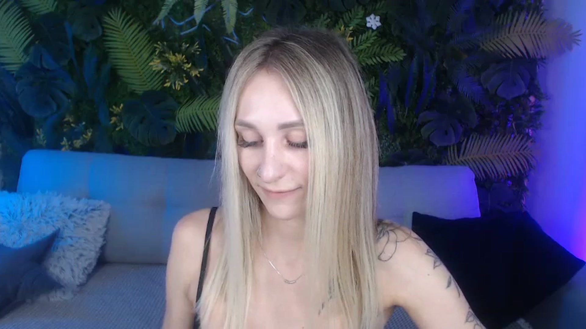 Gallery image thumbnail from Horny_Blond's myfreecams stream on, 09/16/2024, 08:27 image 3 of 20