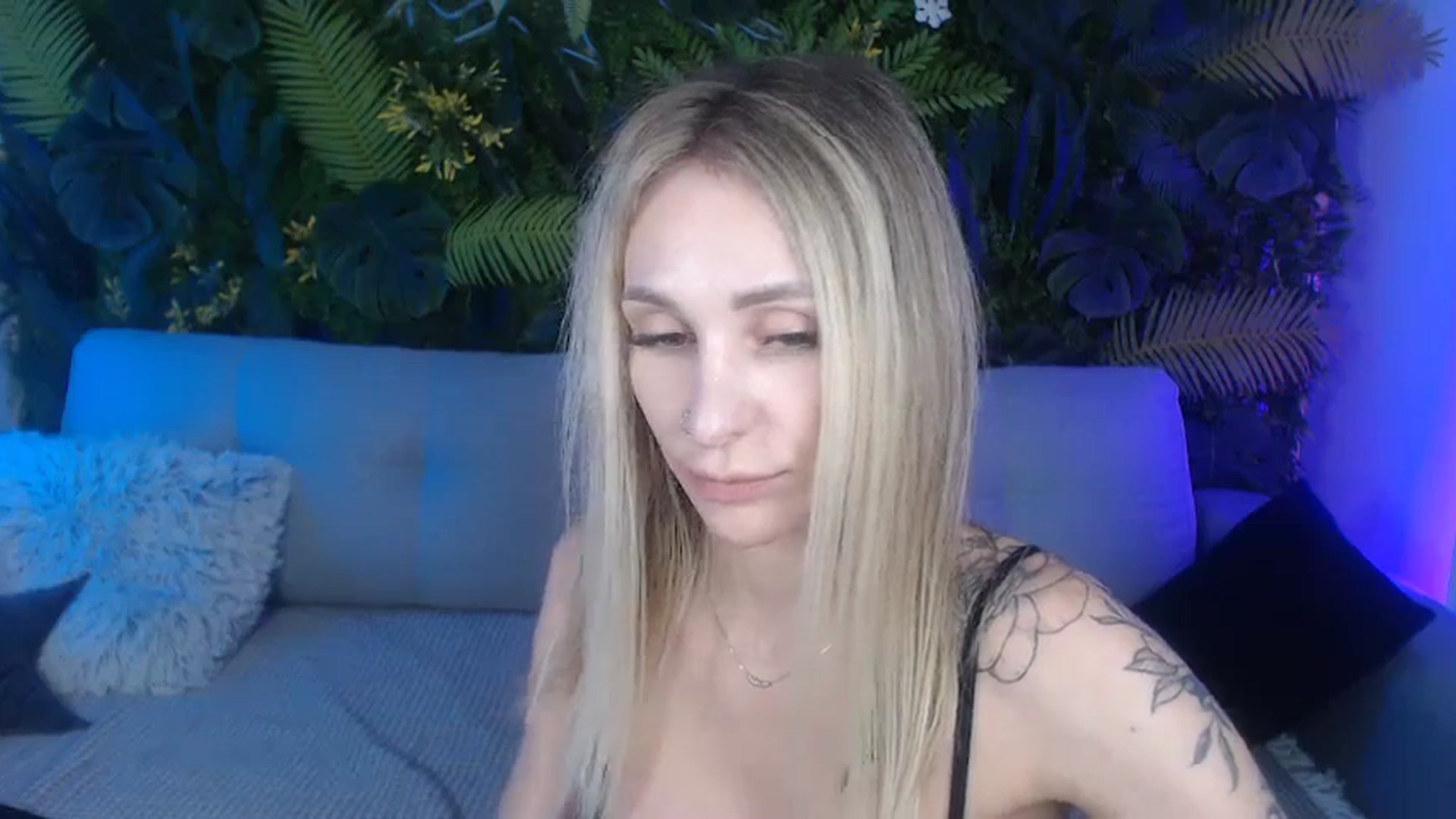 Gallery image thumbnail from Horny_Blond's myfreecams stream on, 09/16/2024, 11:17 image 16 of 20