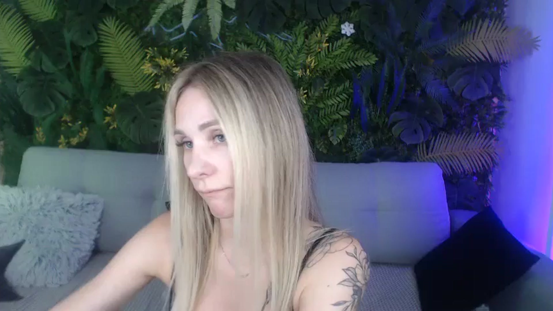 Gallery image thumbnail from Horny_Blond's myfreecams stream on, 09/16/2024, 12:30 image 2 of 20