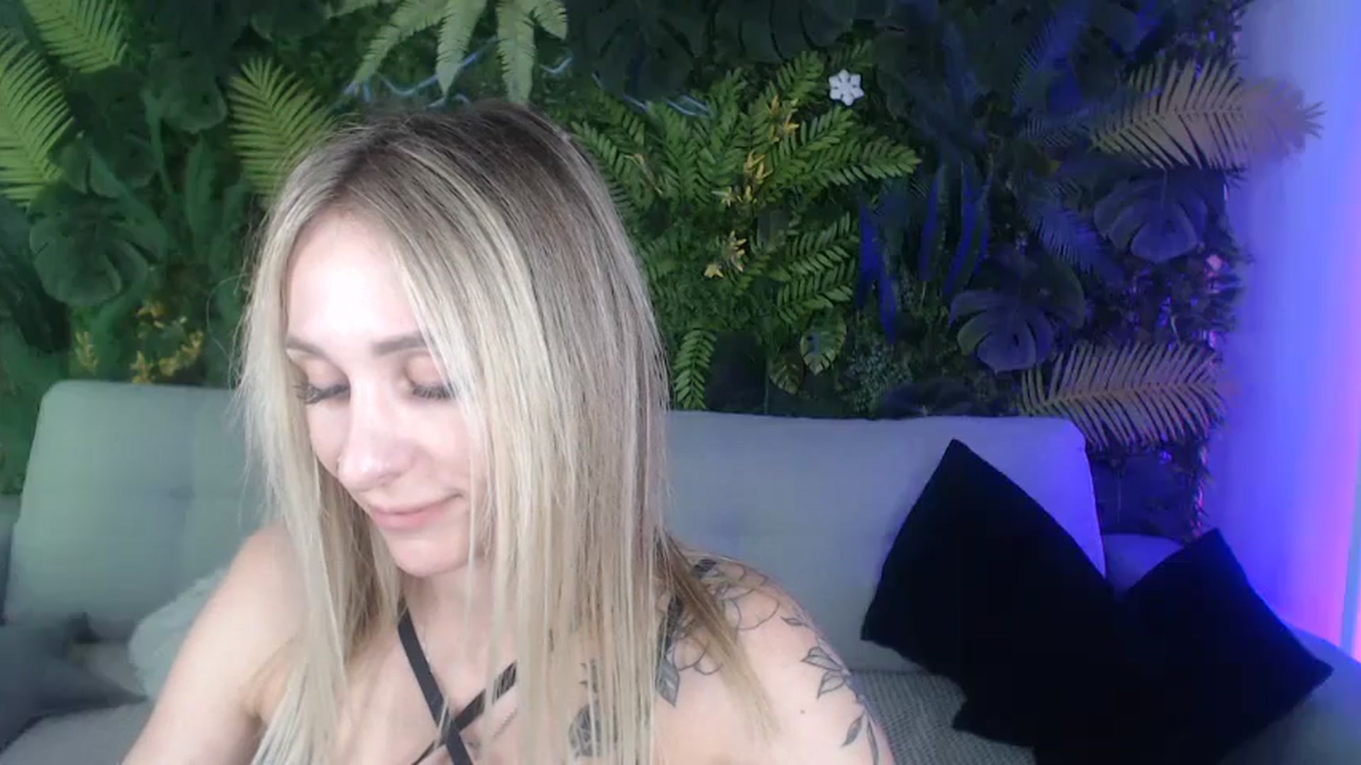 Gallery image thumbnail from Horny_Blond's myfreecams stream on, 09/17/2024, 11:10 image 2 of 20
