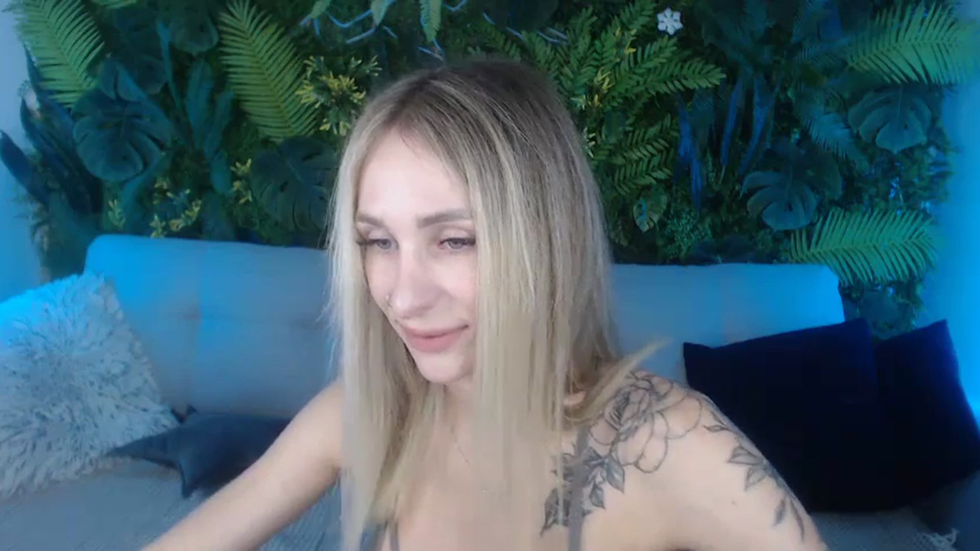 Gallery image thumbnail from Horny_Blond's myfreecams stream on, 09/18/2024, 08:24 image 2 of 20