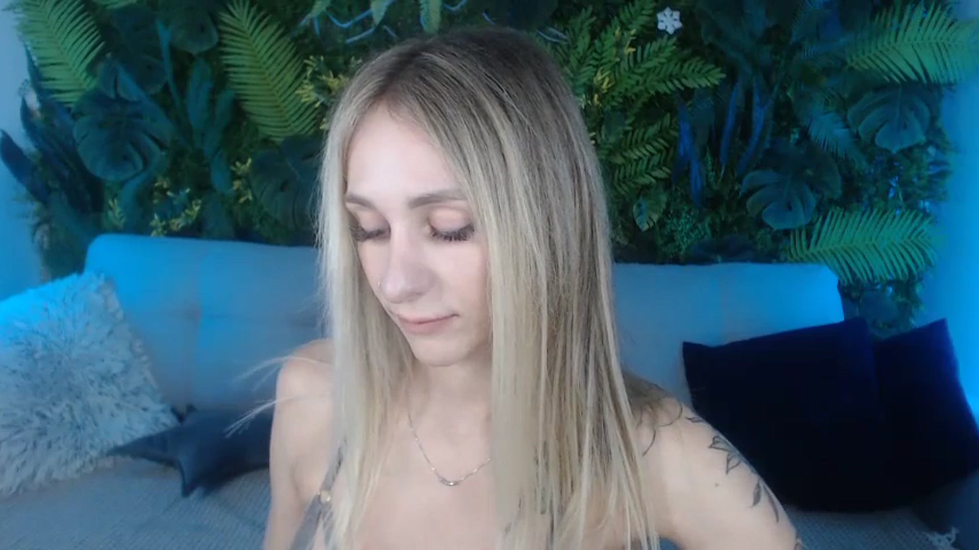 Gallery image thumbnail from Horny_Blond's myfreecams stream on, 09/18/2024, 08:24 image 17 of 20