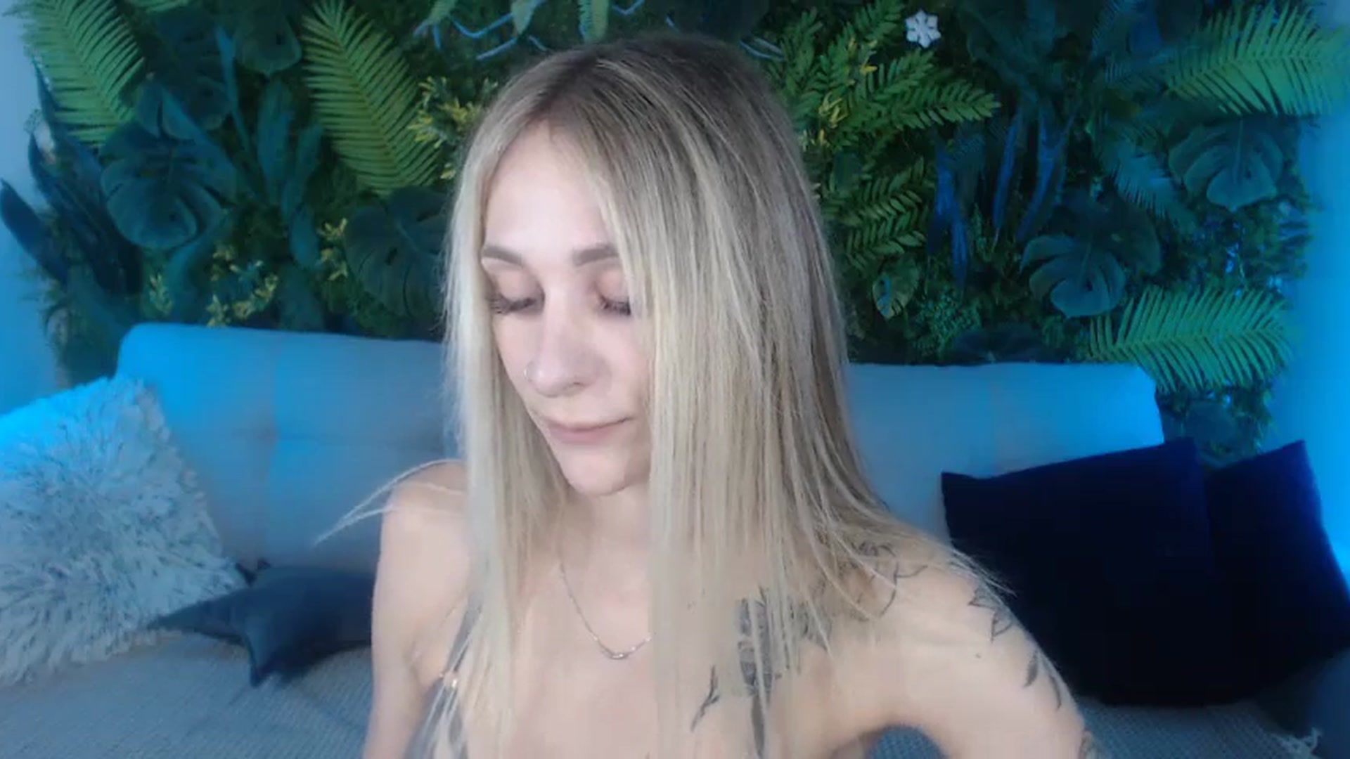 Gallery image thumbnail from Horny_Blond's myfreecams stream on, 09/18/2024, 08:24 image 16 of 20