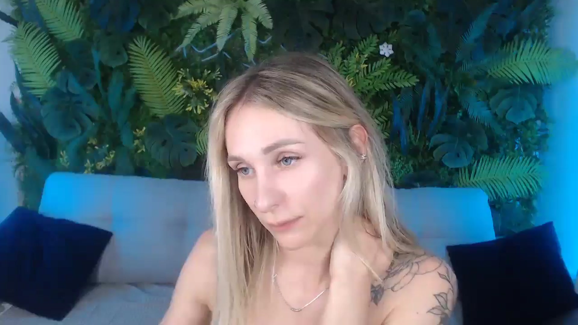 Gallery image thumbnail from Horny_Blond's myfreecams stream on, 09/18/2024, 13:35 image 19 of 20