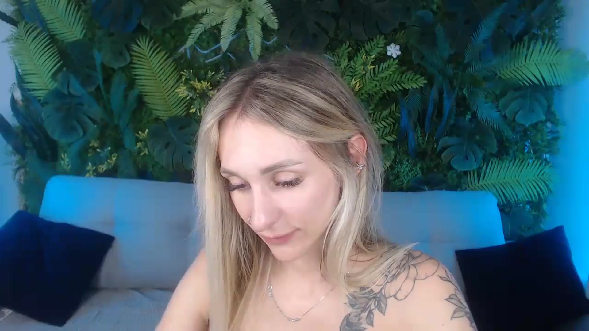 Gallery image thumbnail from Horny_Blond's myfreecams stream on, 09/18/2024, 13:35 image 20 of 20