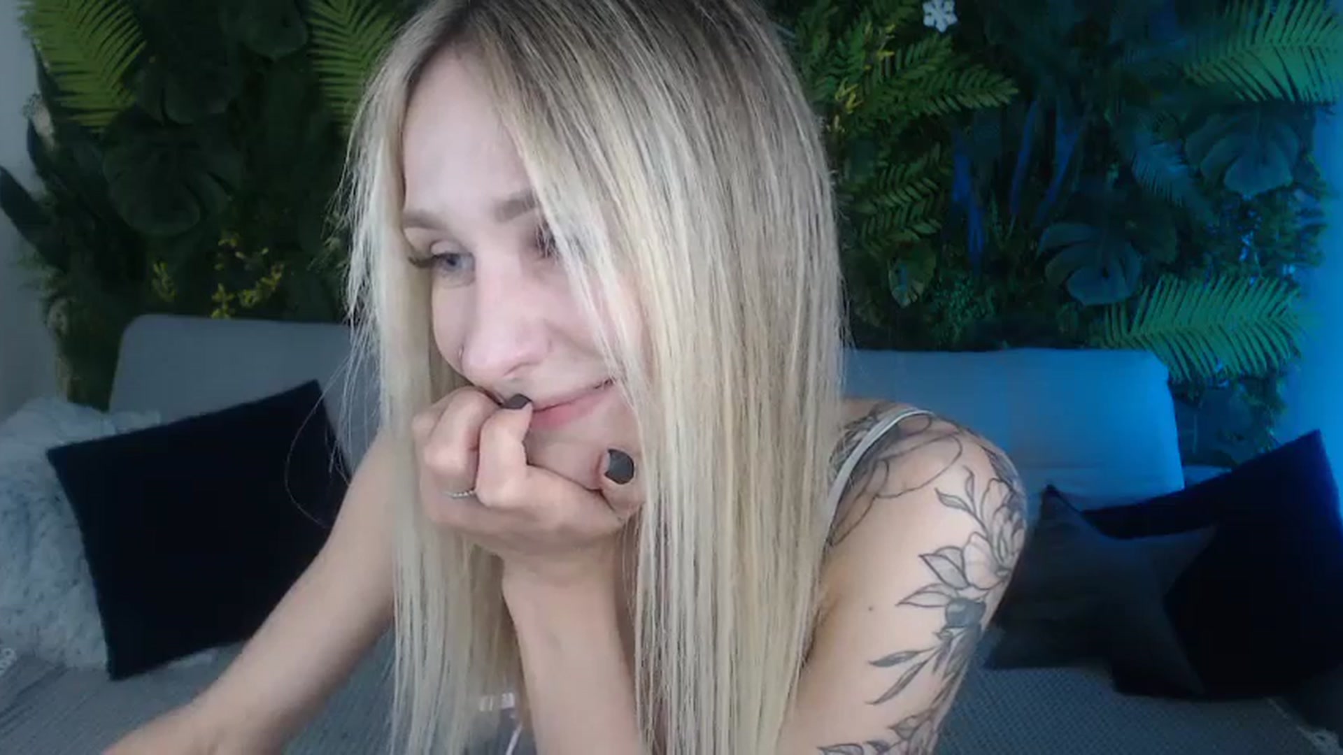Gallery image thumbnail from Horny_Blond's myfreecams stream on, 09/21/2024, 08:54 image 7 of 20