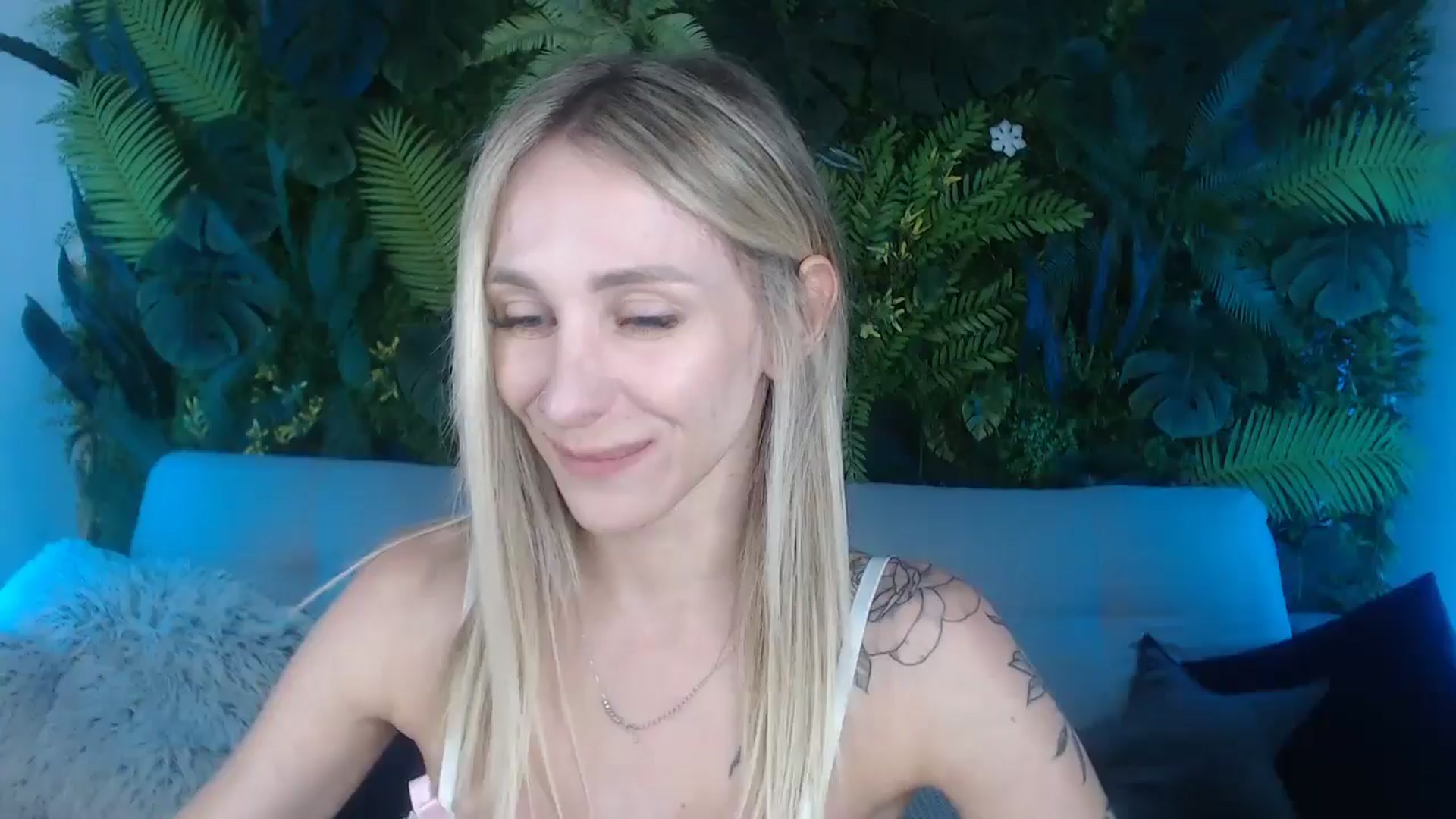 Gallery image thumbnail from Horny_Blond's myfreecams stream on, 09/21/2024, 11:36 image 1 of 20