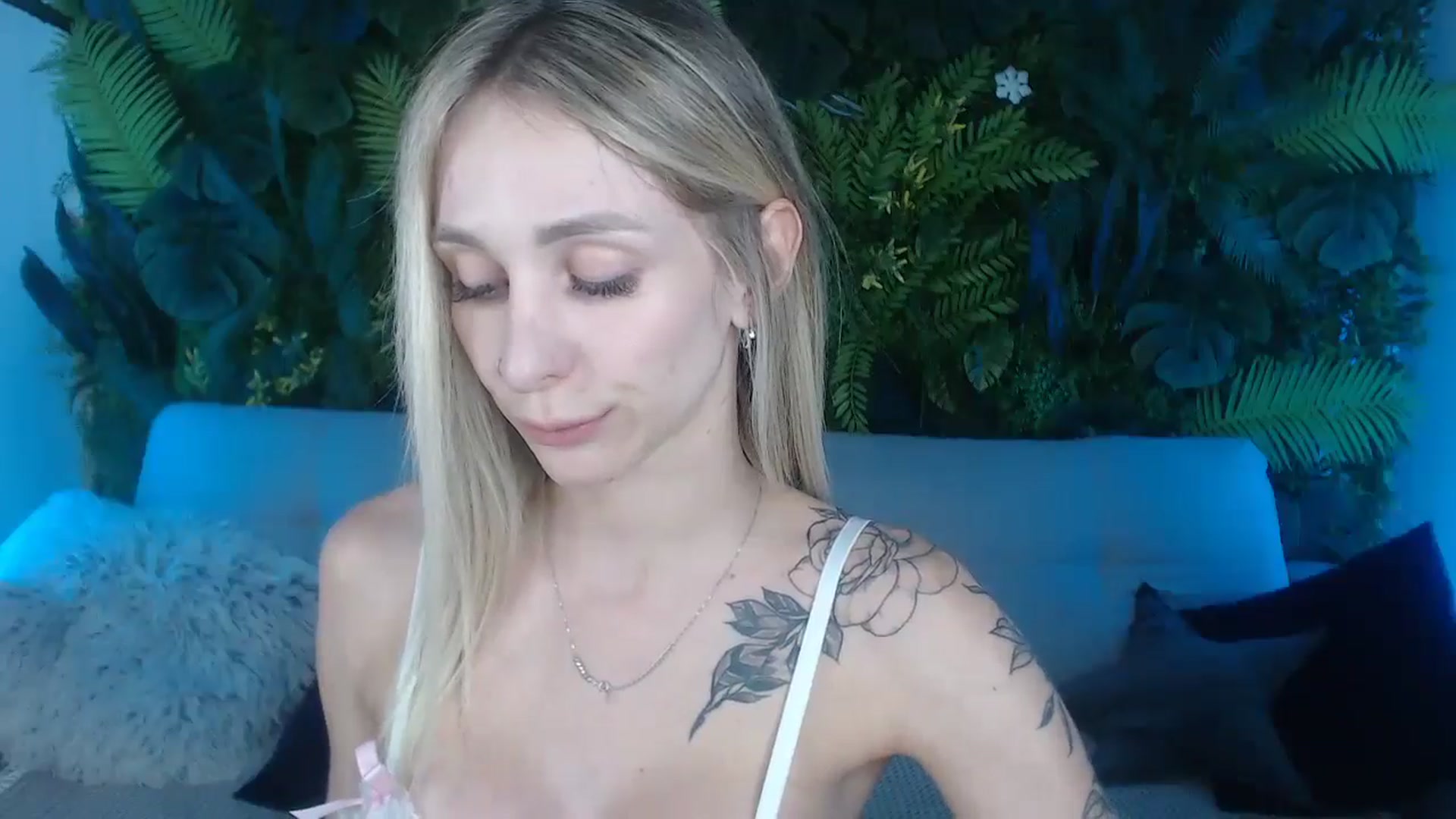 Gallery image thumbnail from Horny_Blond's myfreecams stream on, 09/21/2024, 11:36 image 7 of 20