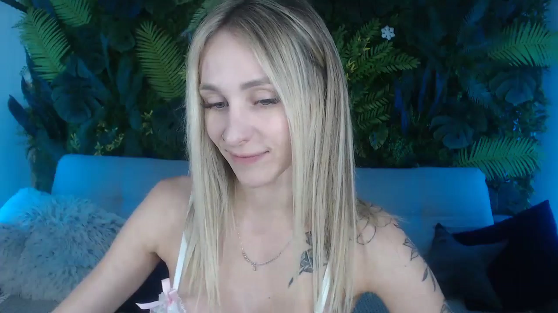 Gallery image thumbnail from Horny_Blond's myfreecams stream on, 09/21/2024, 11:36 image 3 of 20