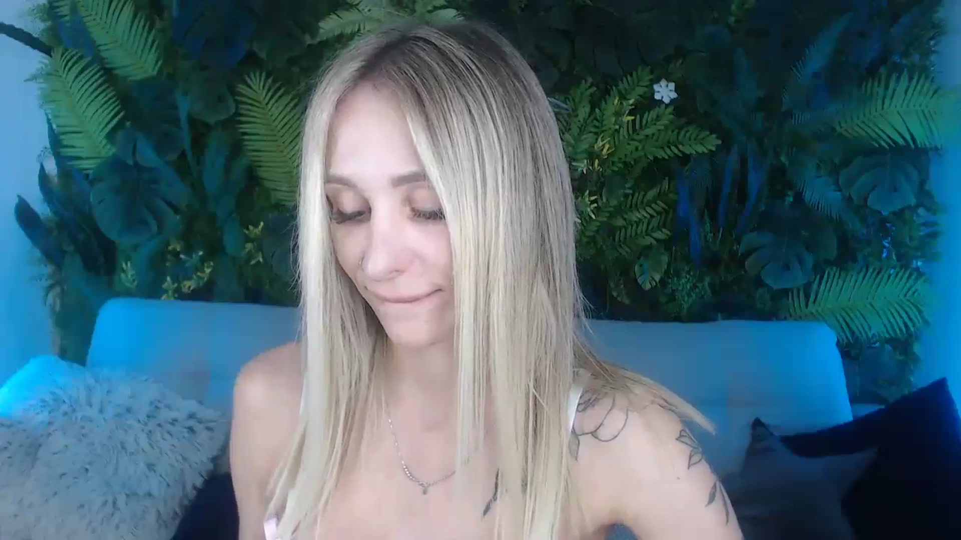 Gallery image thumbnail from Horny_Blond's myfreecams stream on, 09/21/2024, 11:36 image 2 of 20