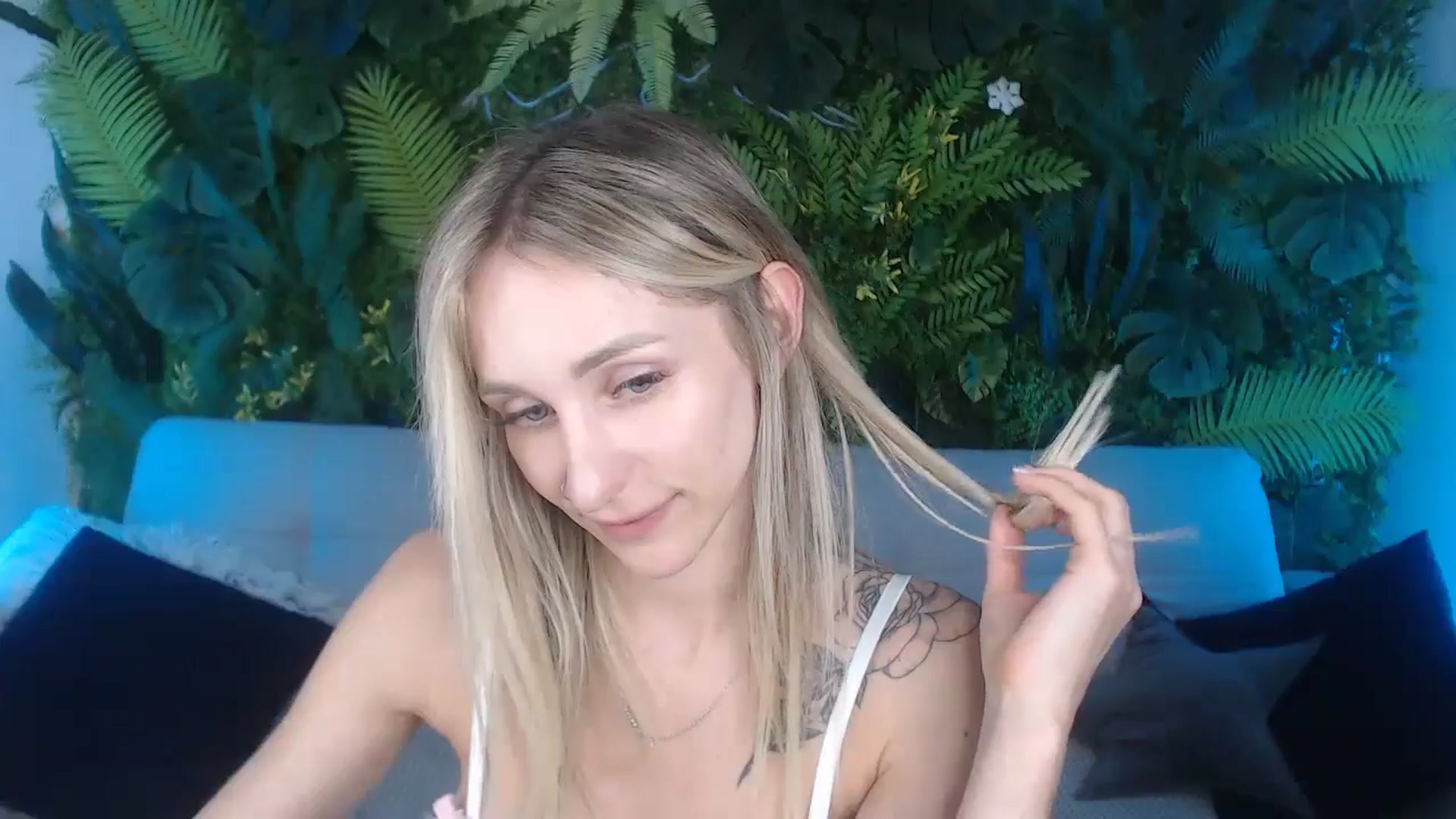 Gallery image thumbnail from Horny_Blond's myfreecams stream on, 09/21/2024, 12:55 image 19 of 20