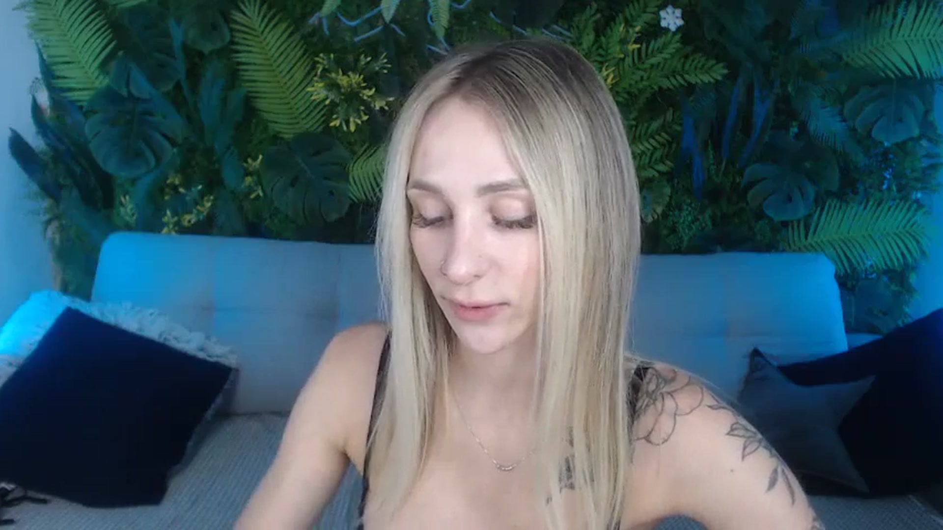 Gallery image thumbnail from Horny_Blond's myfreecams stream on, 09/22/2024, 08:39 image 6 of 20