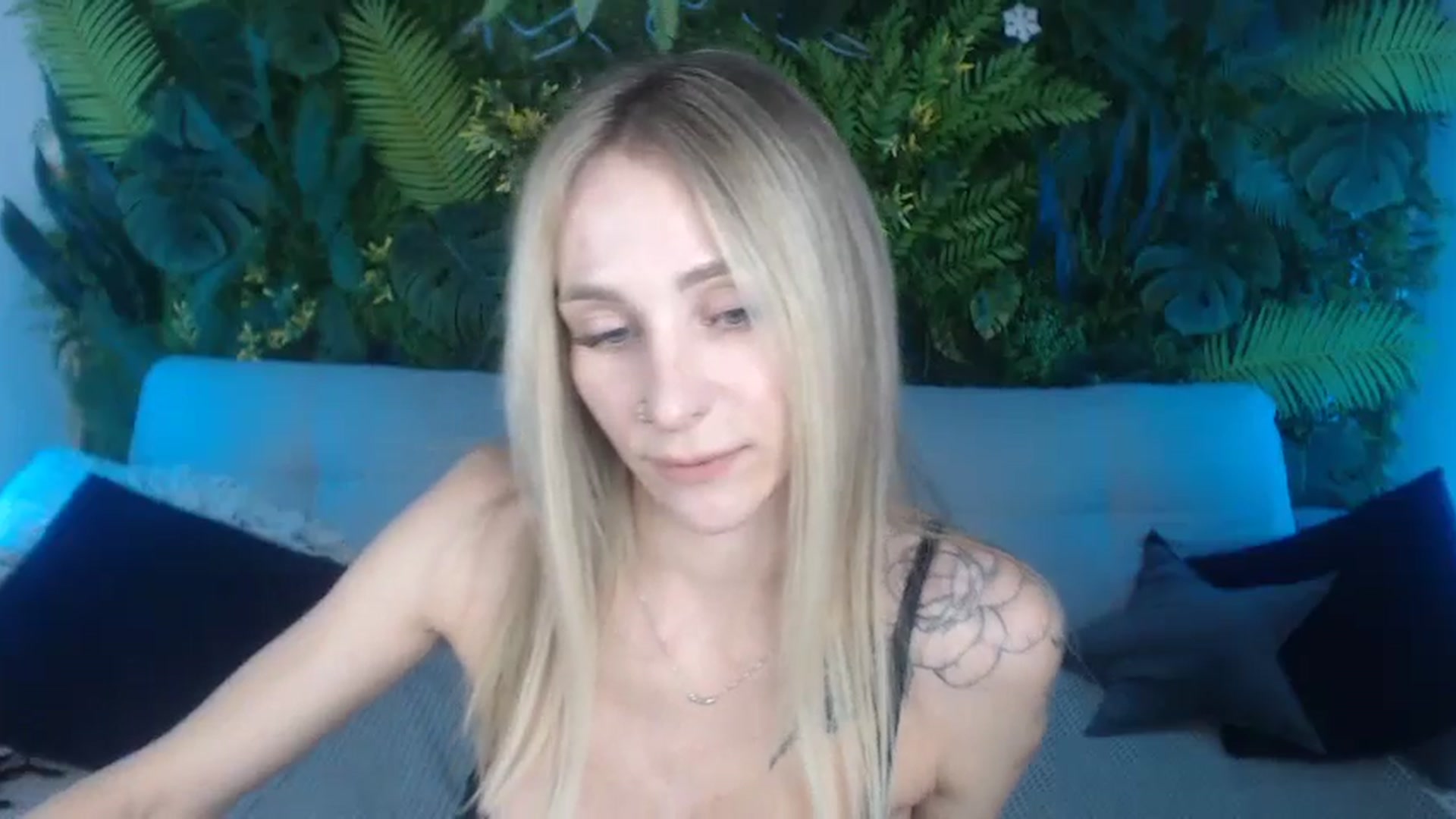 Gallery image thumbnail from Horny_Blond's myfreecams stream on, 09/22/2024, 09:15 image 7 of 20