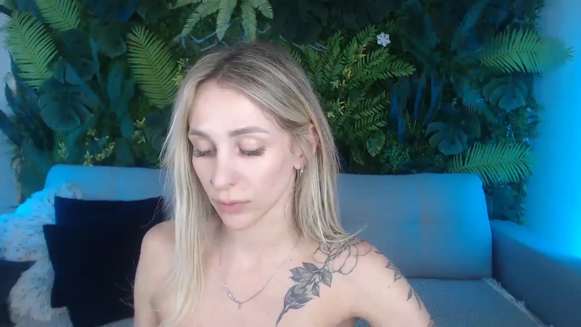 Gallery image thumbnail from Horny_Blond's myfreecams stream on, 09/23/2024, 13:10 image 2 of 20