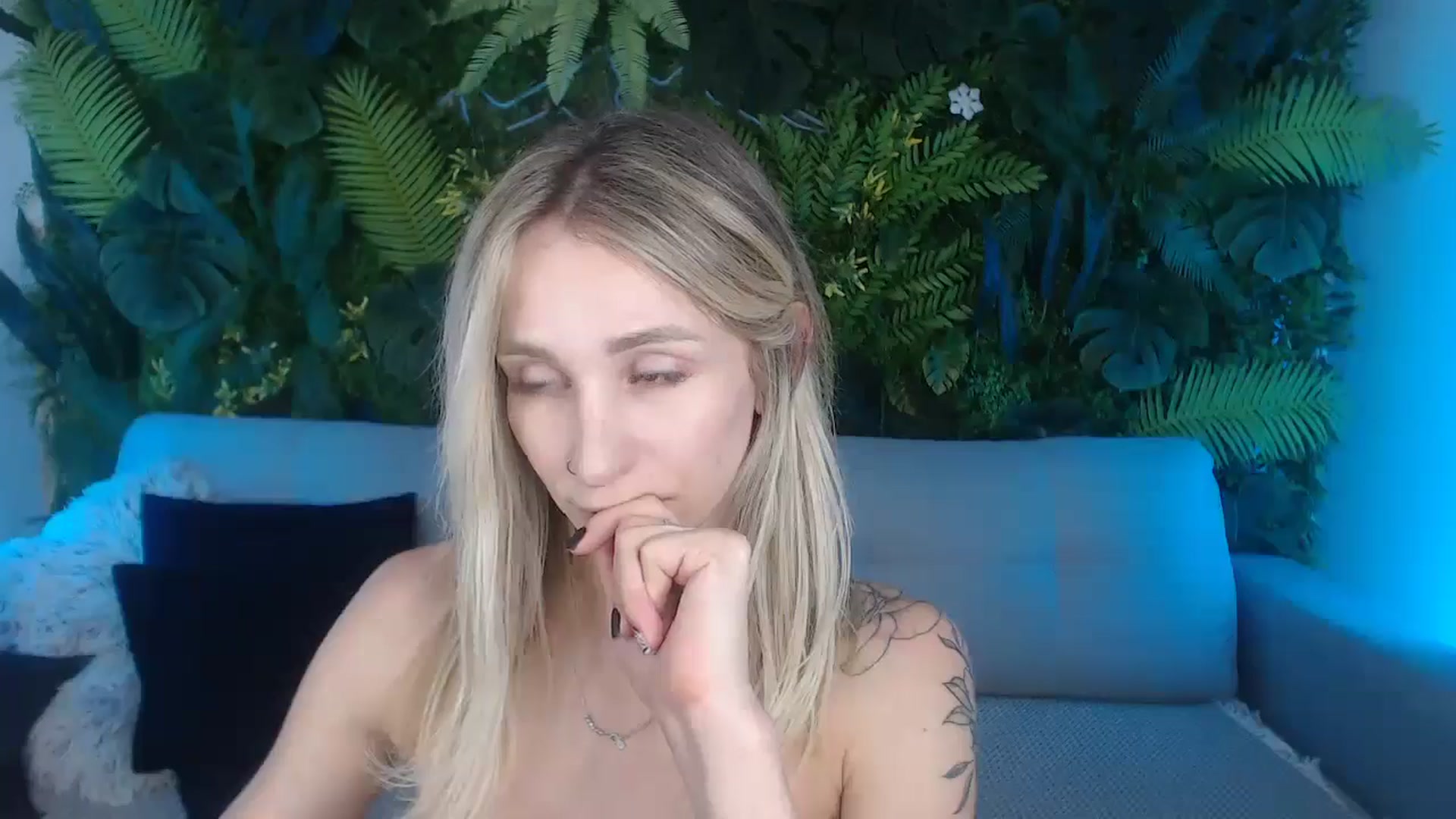 Gallery image thumbnail from Horny_Blond's myfreecams stream on, 09/23/2024, 13:10 image 3 of 20