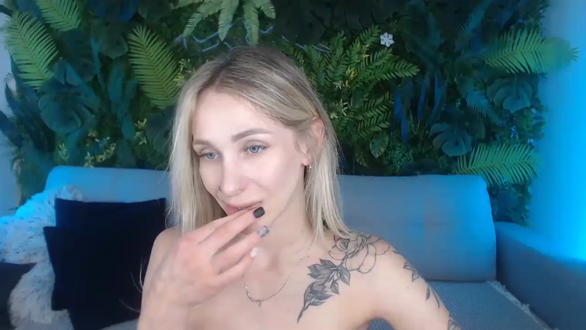 Gallery image thumbnail from Horny_Blond's myfreecams stream on, 09/23/2024, 13:10 image 1 of 20