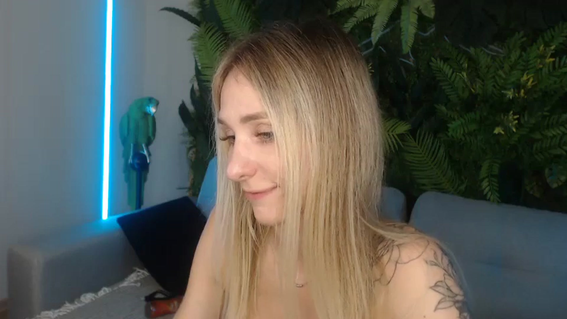 Gallery image thumbnail from Horny_Blond's myfreecams stream on, 09/28/2024, 13:48 image 8 of 20