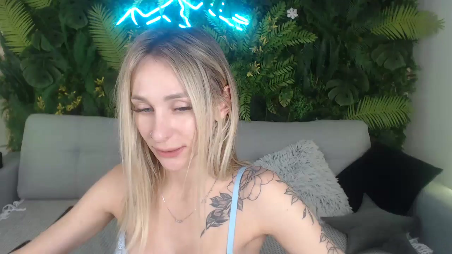 Gallery image thumbnail from Horny_Blond's myfreecams stream on, 10/09/2024, 12:02 image 7 of 20