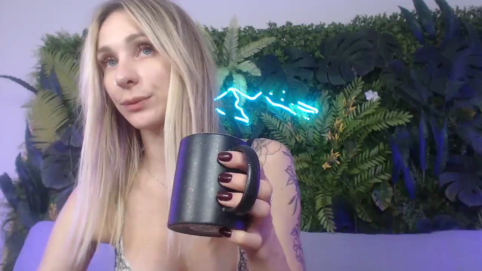 Gallery image thumbnail from Horny_Blond's myfreecams stream on, 10/13/2024, 08:52 image 16 of 20