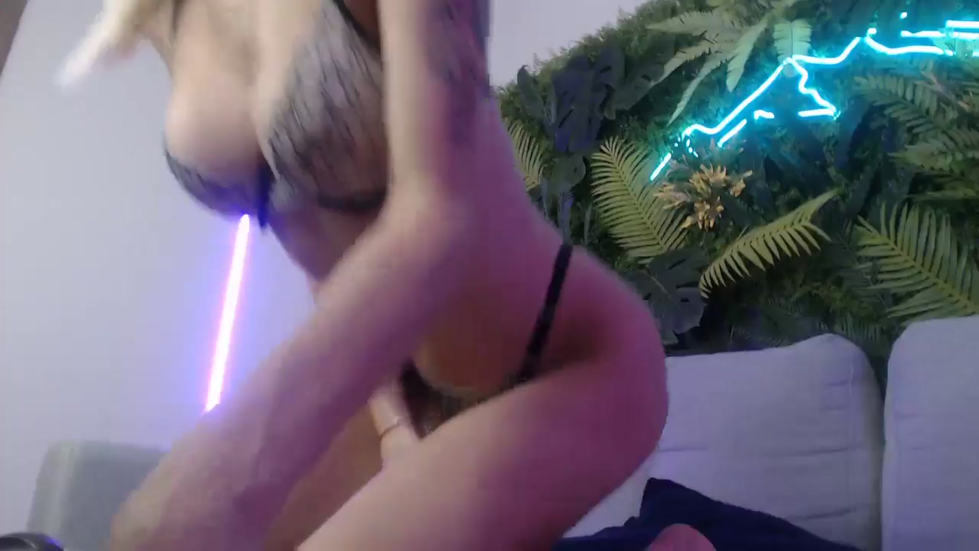 Gallery image thumbnail from Horny_Blond's myfreecams stream on, 10/13/2024, 12:07 image 12 of 20