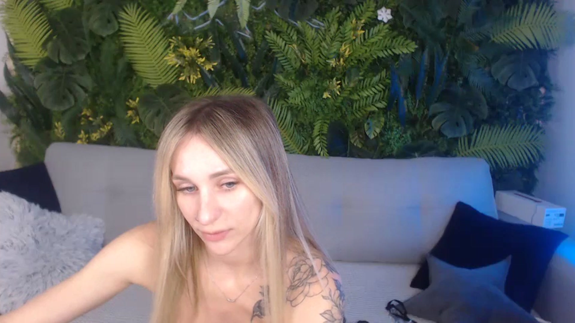 Gallery image thumbnail from Horny_Blond's myfreecams stream on, 10/18/2024, 10:21 image 5 of 20