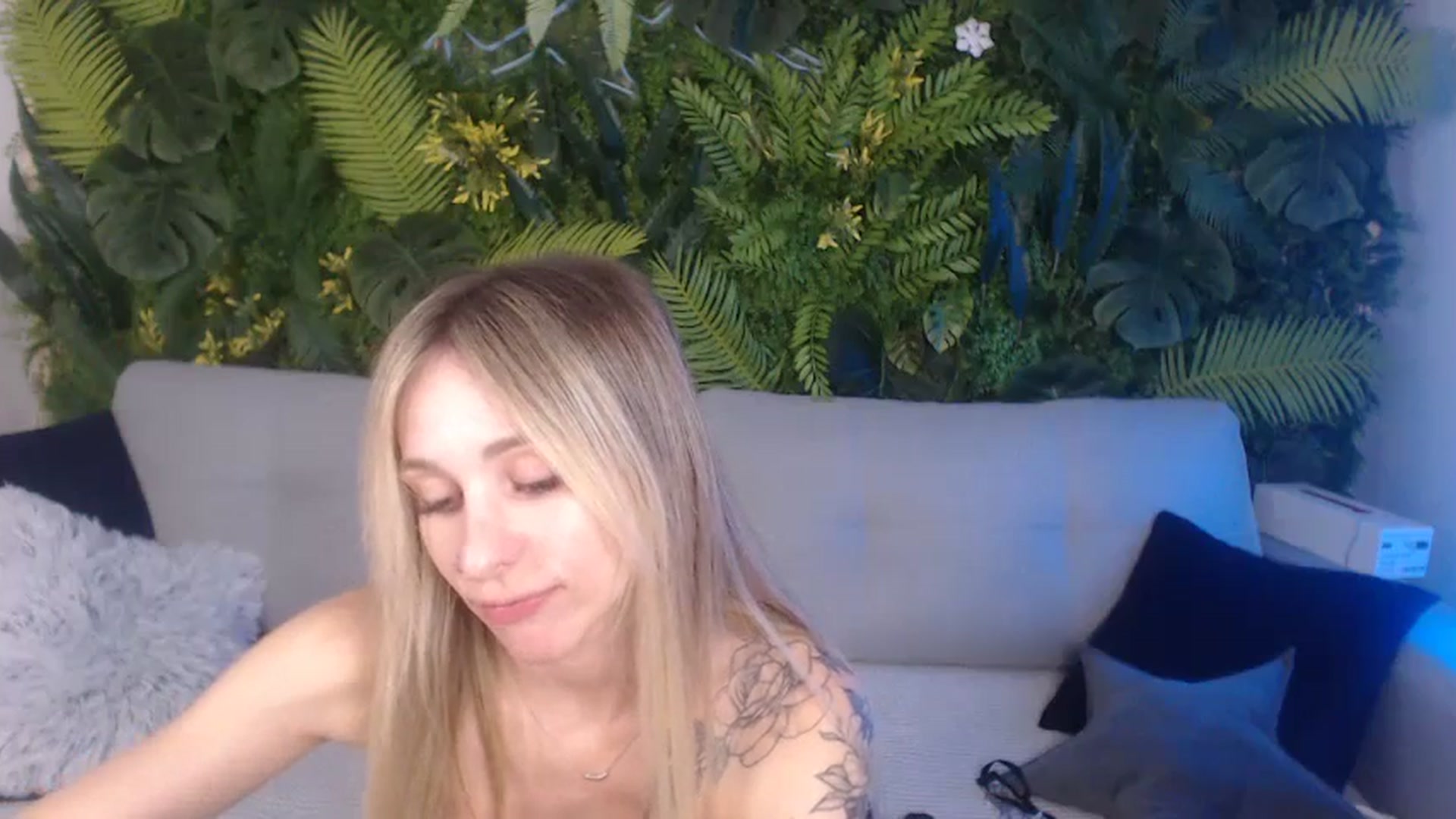 Gallery image thumbnail from Horny_Blond's myfreecams stream on, 10/18/2024, 10:21 image 4 of 20