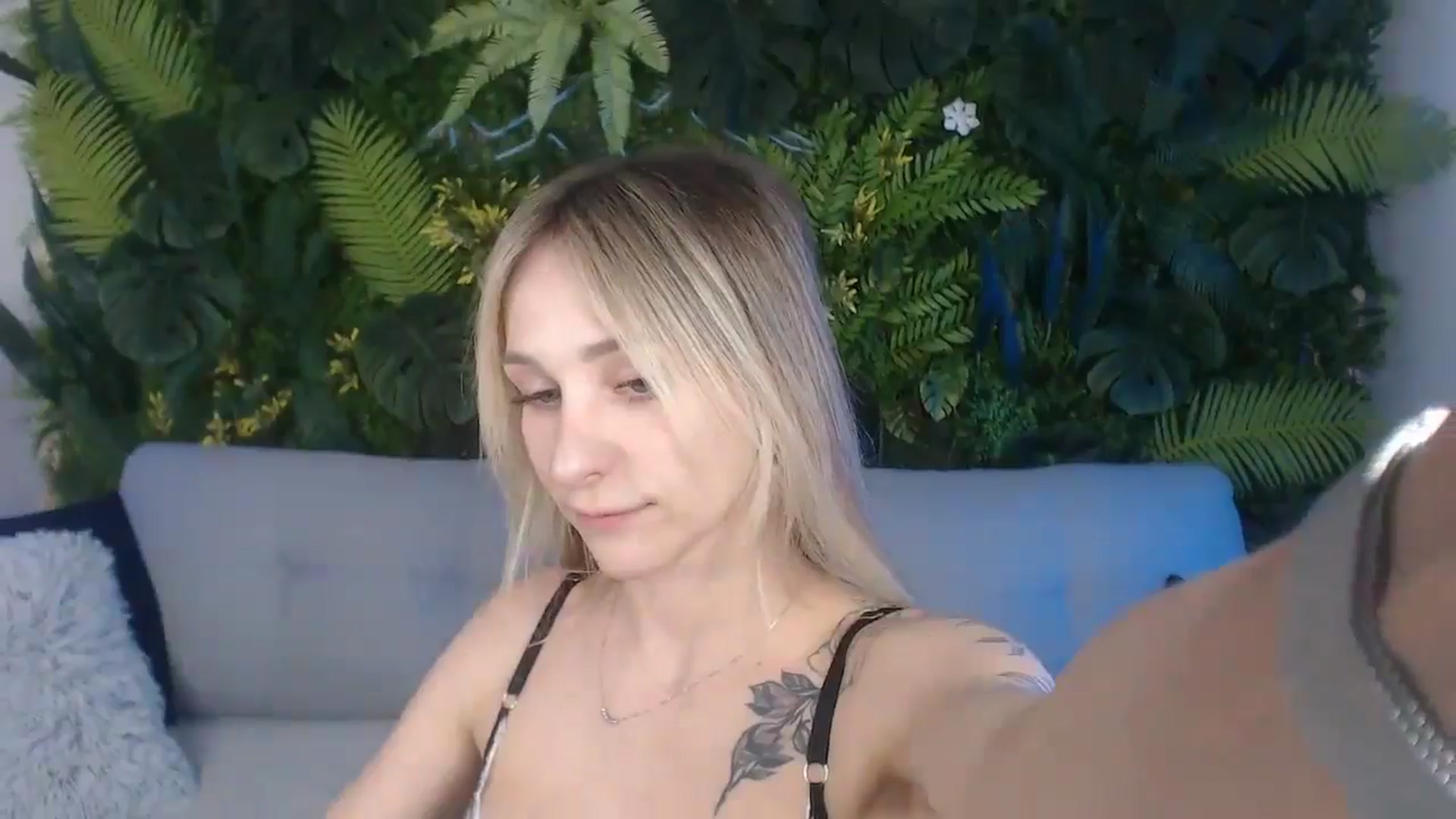 Gallery image thumbnail from Horny_Blond's myfreecams stream on, 10/18/2024, 10:48 image 3 of 20