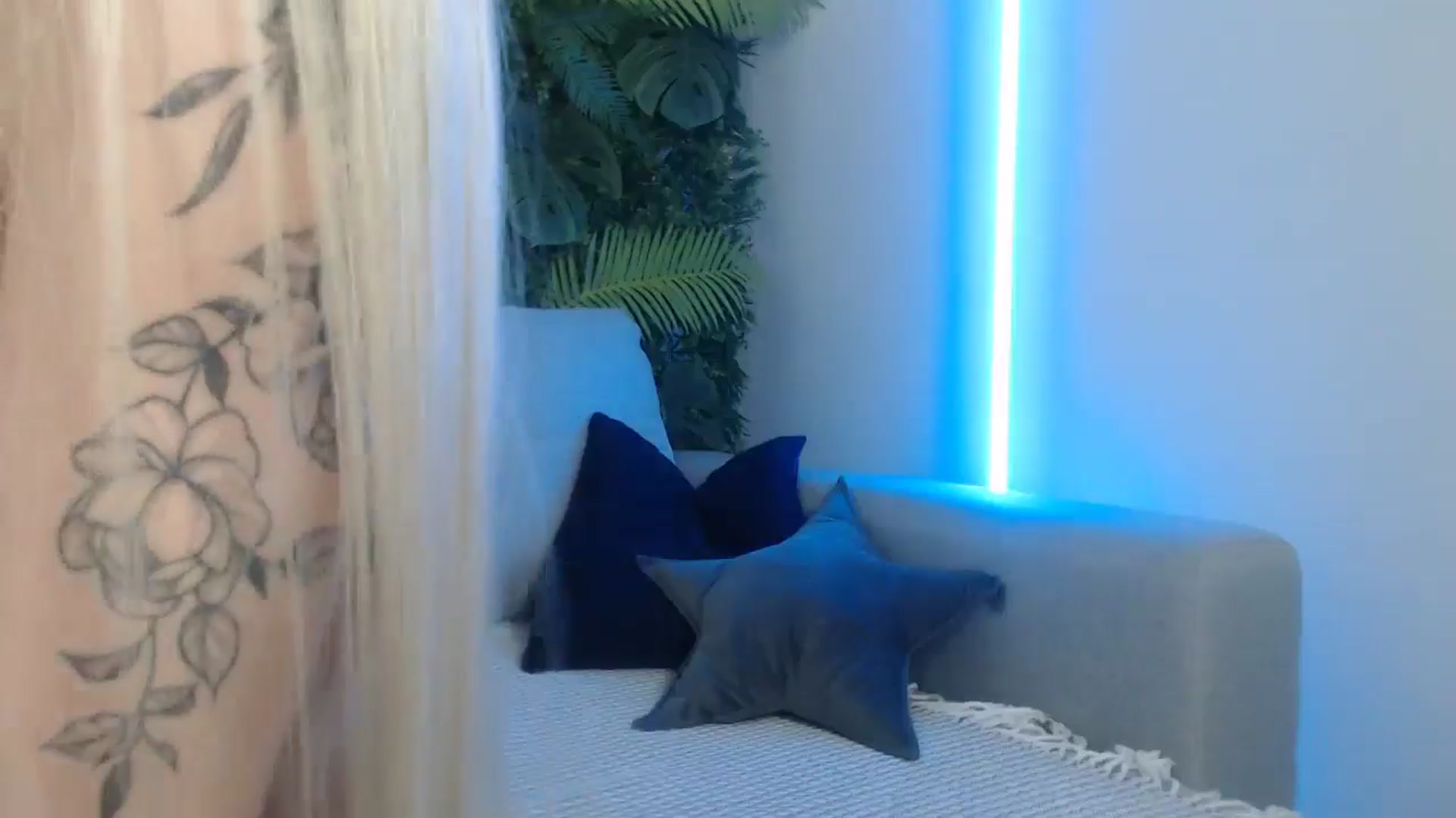 Gallery image thumbnail from Horny_Blond's myfreecams stream on, 10/18/2024, 10:48 image 2 of 20