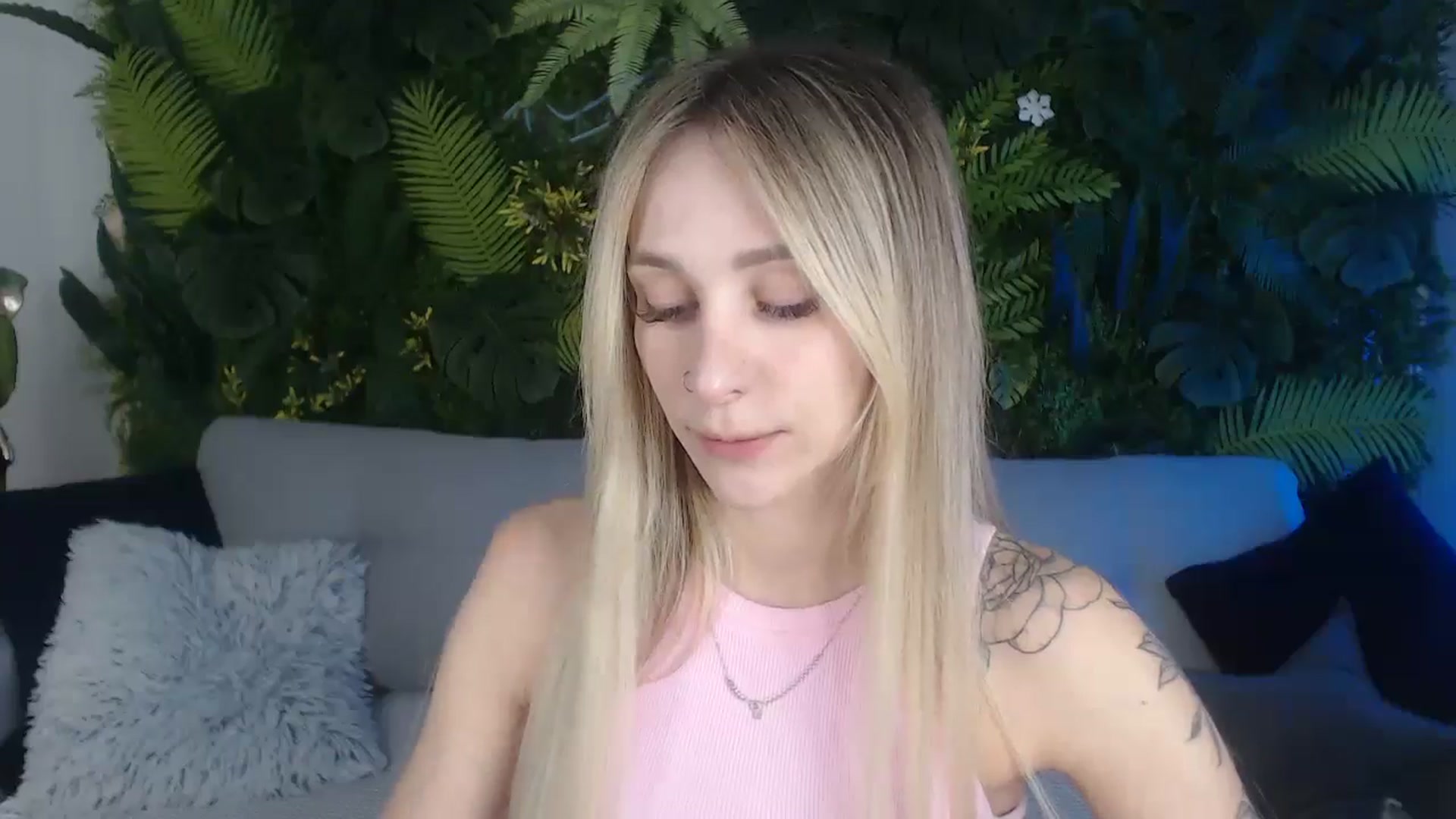 Gallery image thumbnail from Horny_Blond's myfreecams stream on, 10/19/2024, 08:25 image 2 of 20