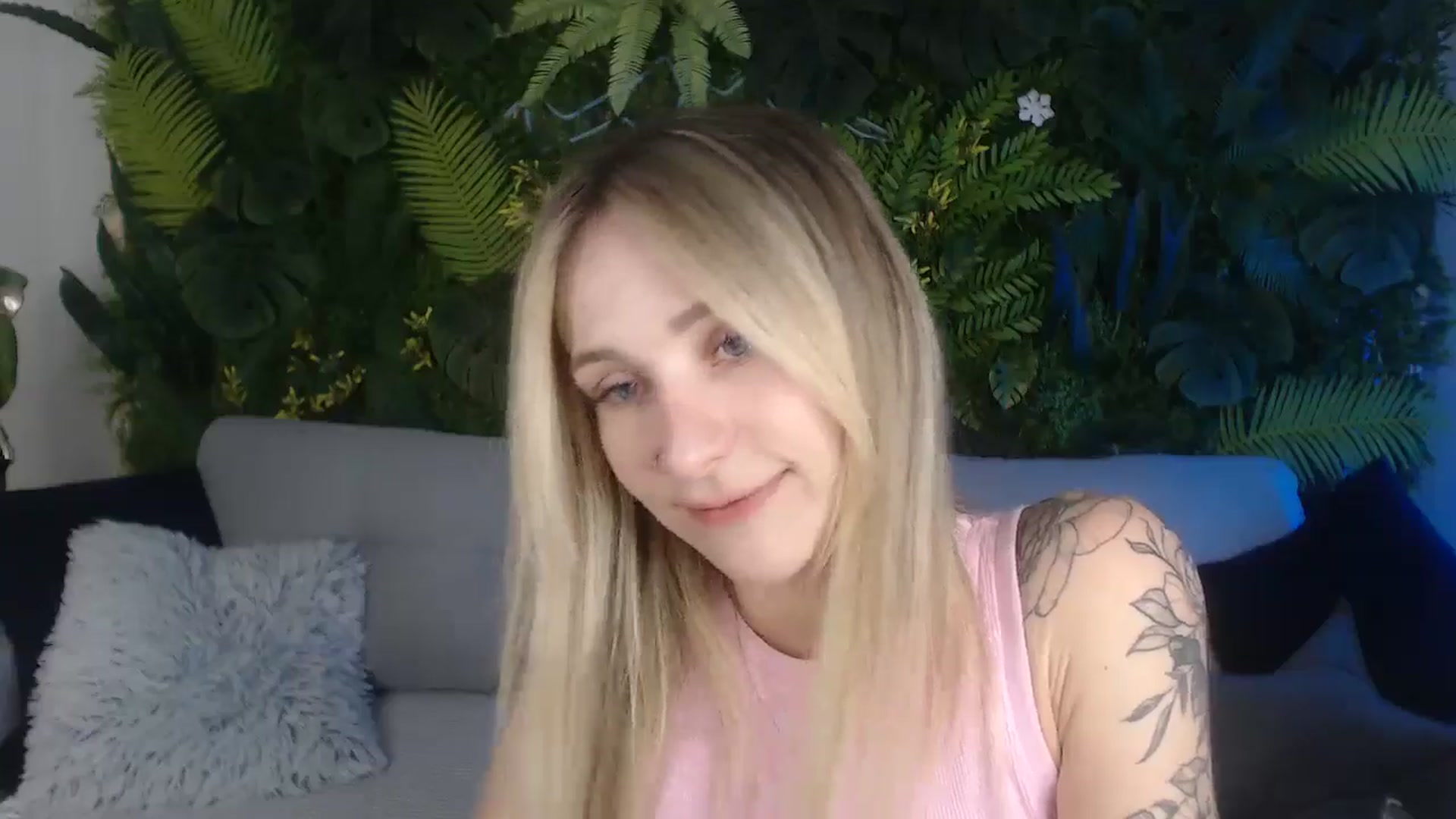 Gallery image thumbnail from Horny_Blond's myfreecams stream on, 10/19/2024, 08:25 image 5 of 20