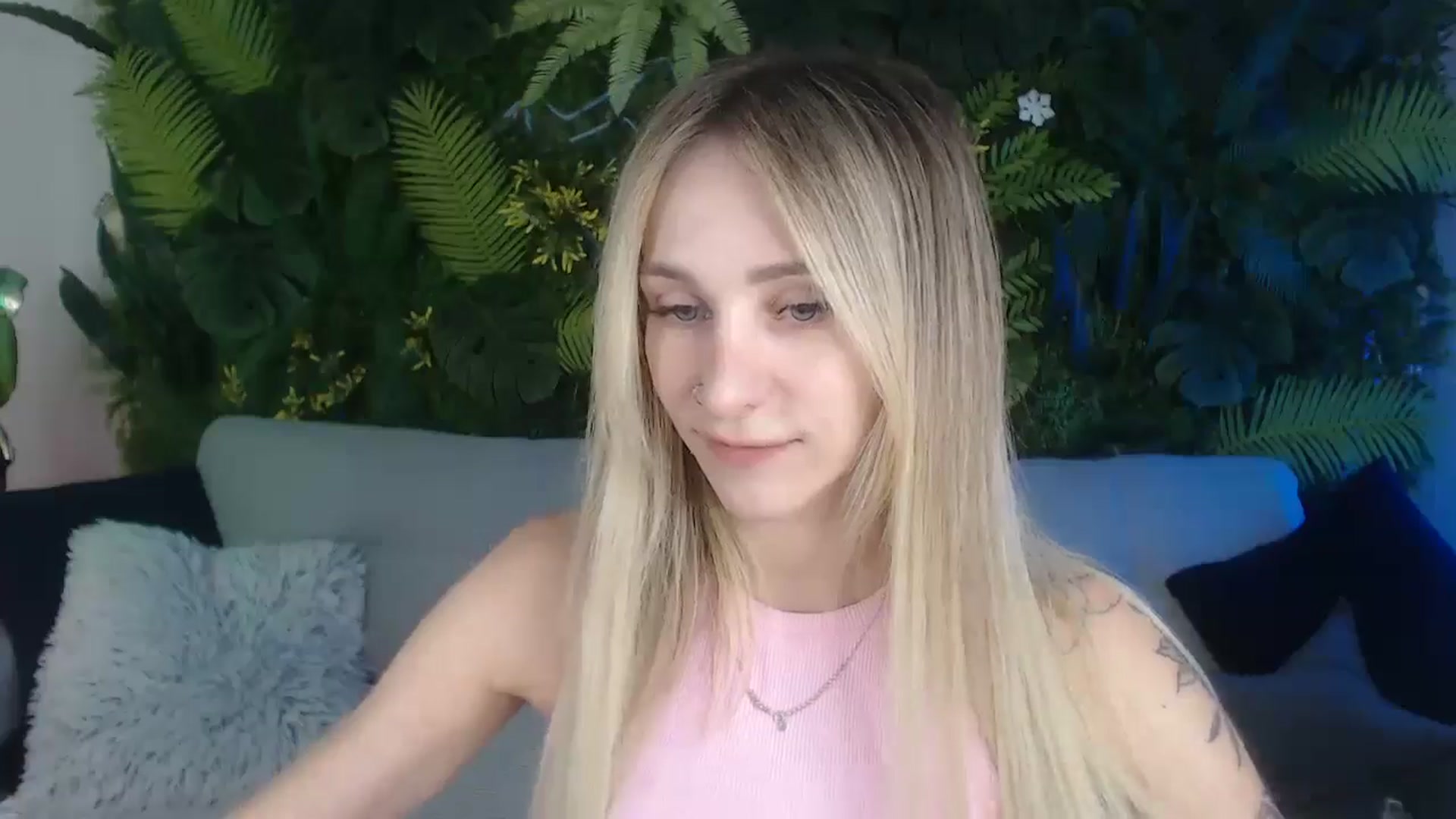 Gallery image thumbnail from Horny_Blond's myfreecams stream on, 10/19/2024, 08:25 image 6 of 20