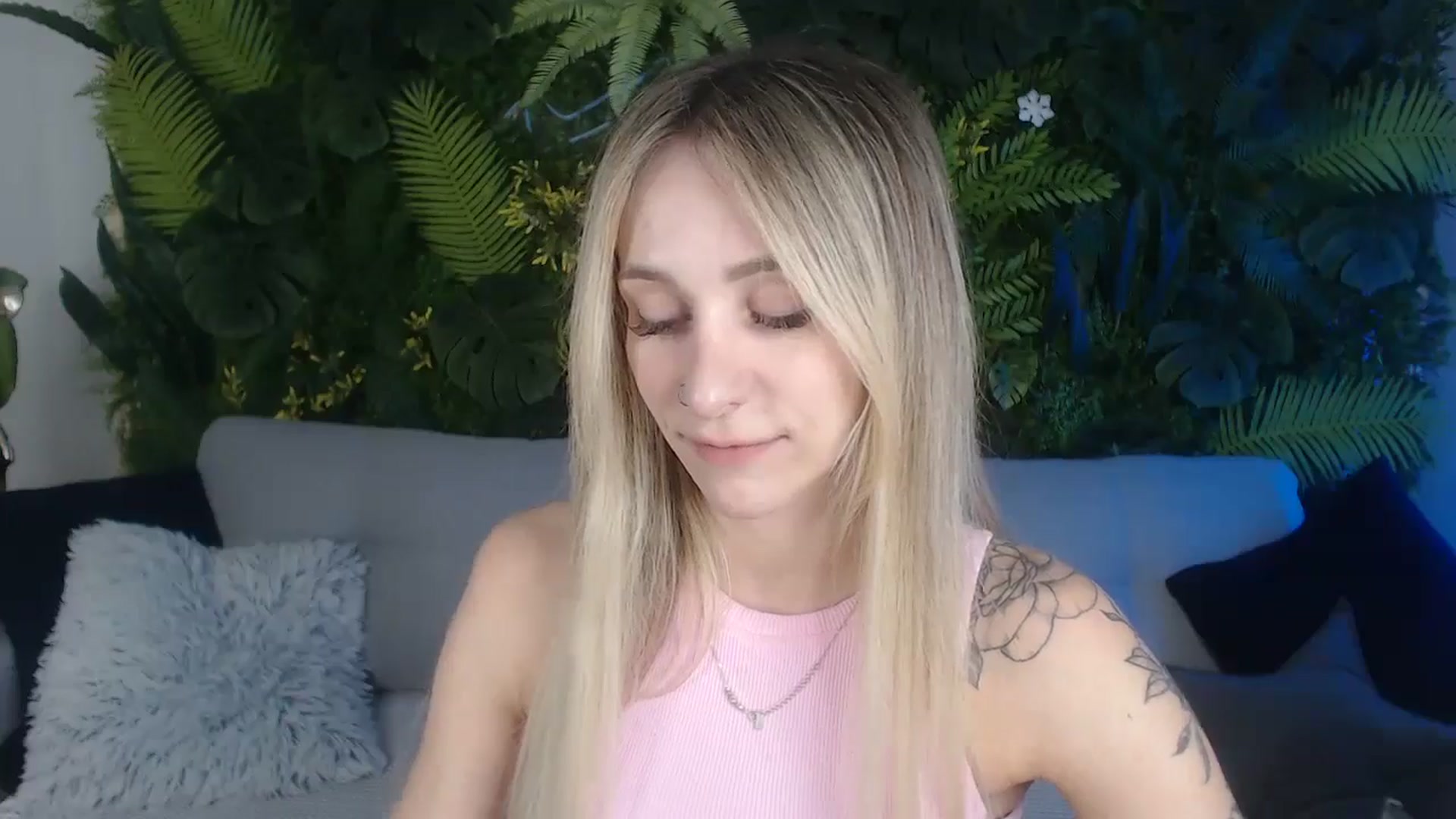 Gallery image thumbnail from Horny_Blond's myfreecams stream on, 10/19/2024, 08:25 image 3 of 20
