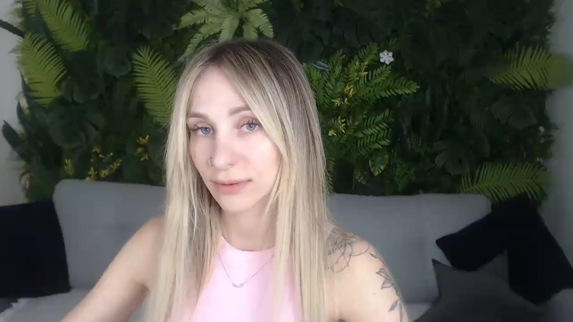 Gallery image thumbnail from Horny_Blond's myfreecams stream on, 10/19/2024, 09:44 image 16 of 20
