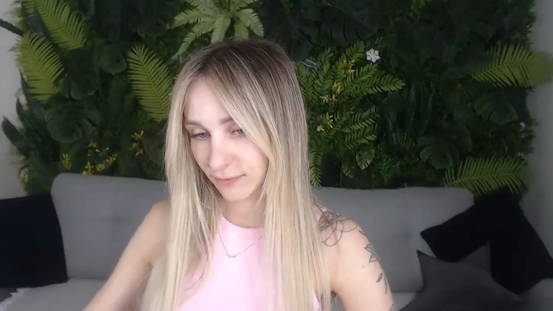 Gallery image thumbnail from Horny_Blond's myfreecams stream on, 10/19/2024, 09:44 image 6 of 20