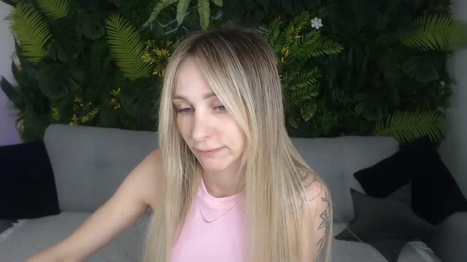 Gallery image thumbnail from Horny_Blond's myfreecams stream on, 10/19/2024, 09:44 image 4 of 20