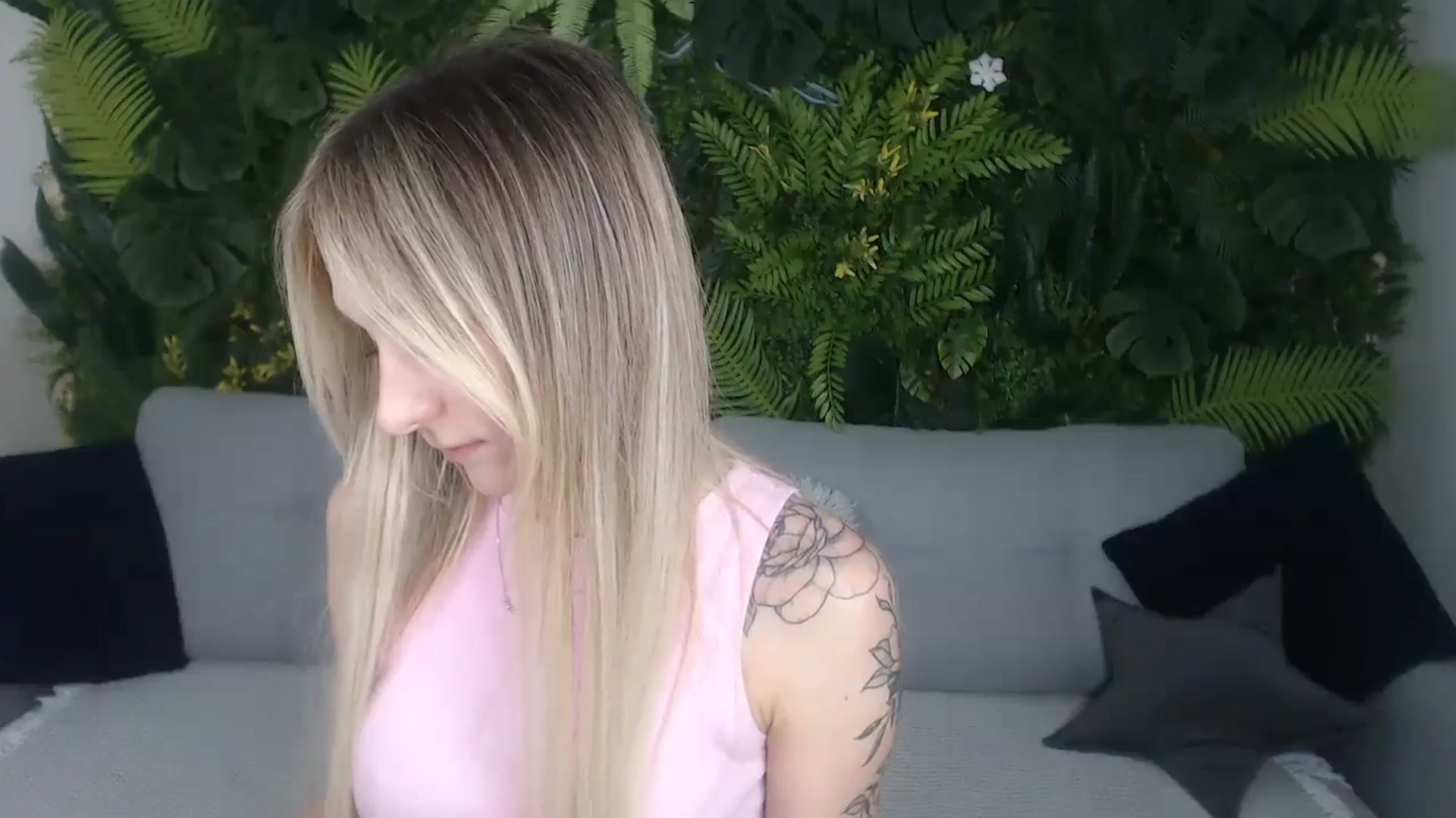 Gallery image thumbnail from Horny_Blond's myfreecams stream on, 10/19/2024, 09:44 image 3 of 20