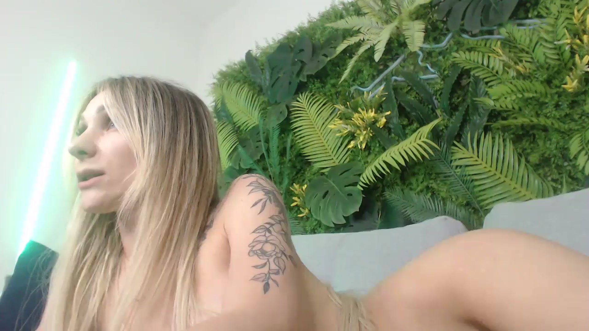 Gallery image thumbnail from Horny_Blond's myfreecams stream on, 10/19/2024, 13:47 image 20 of 20